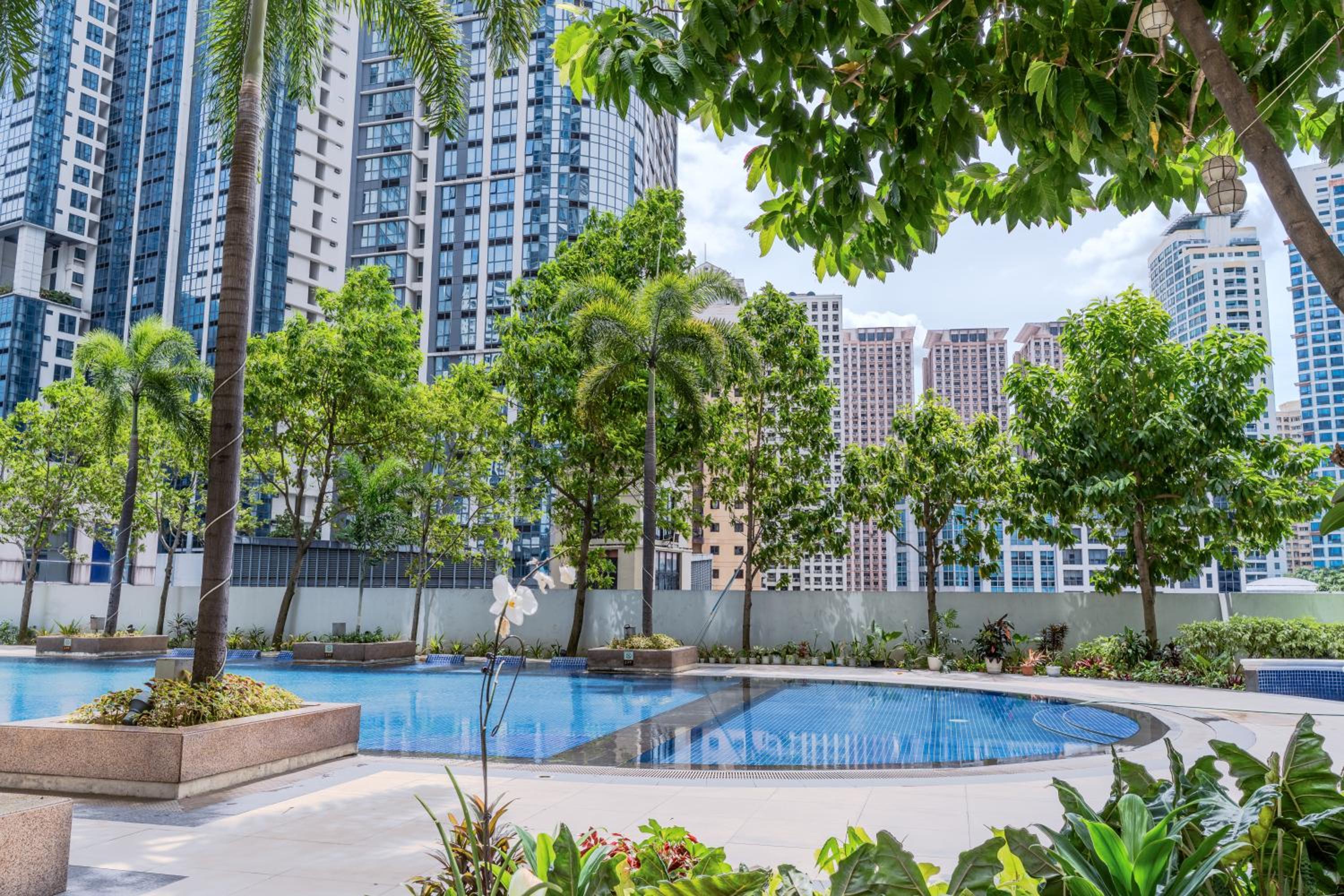2mins to Malls, Unli Full Body Massage, Eastwood Le Grand 3