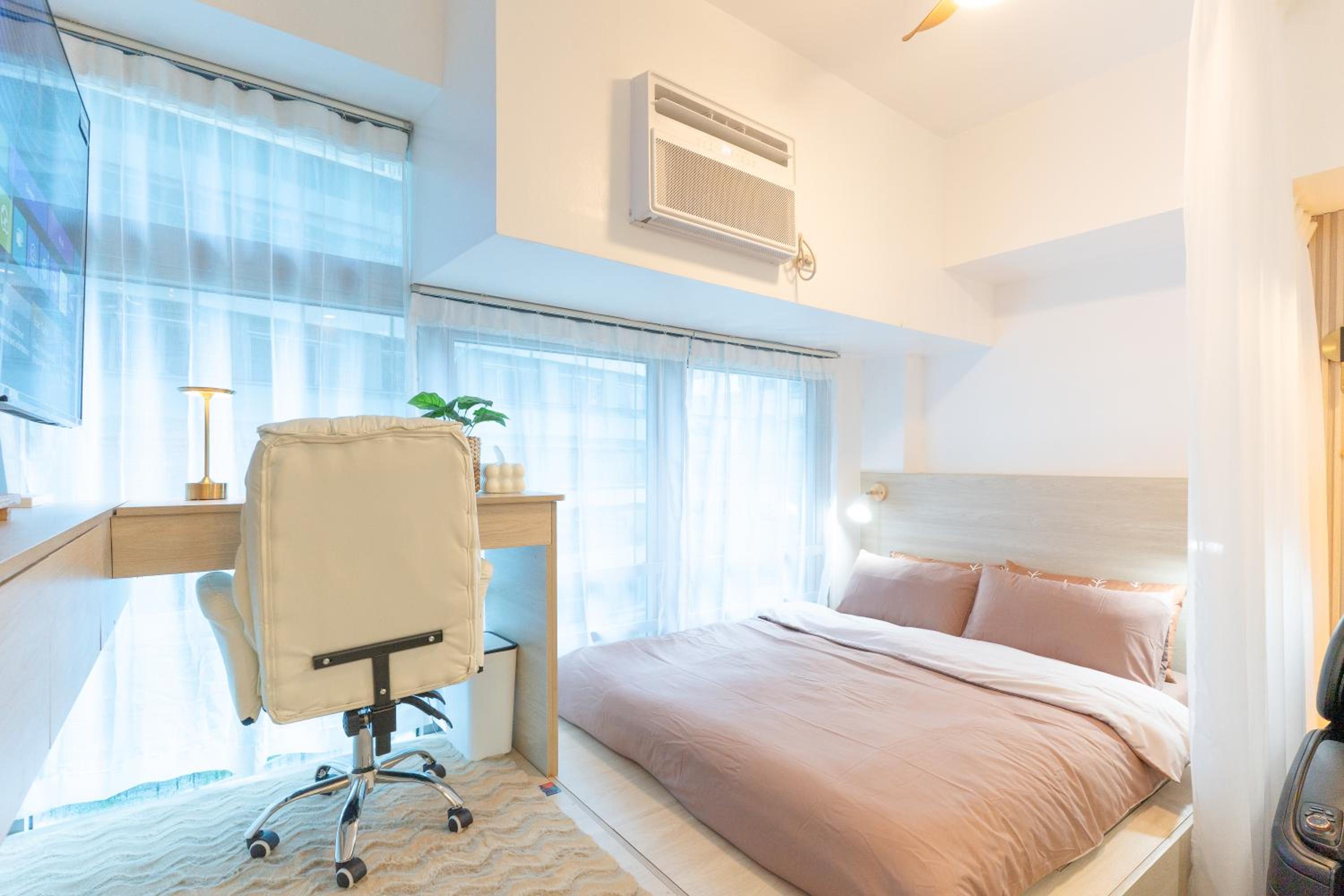2mins to Malls, Unli Full Body Massage, Eastwood Le Grand 3