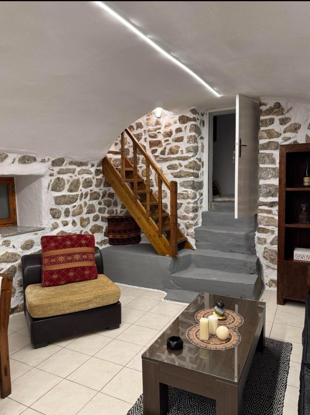 Lithos Areopoli Traditional House