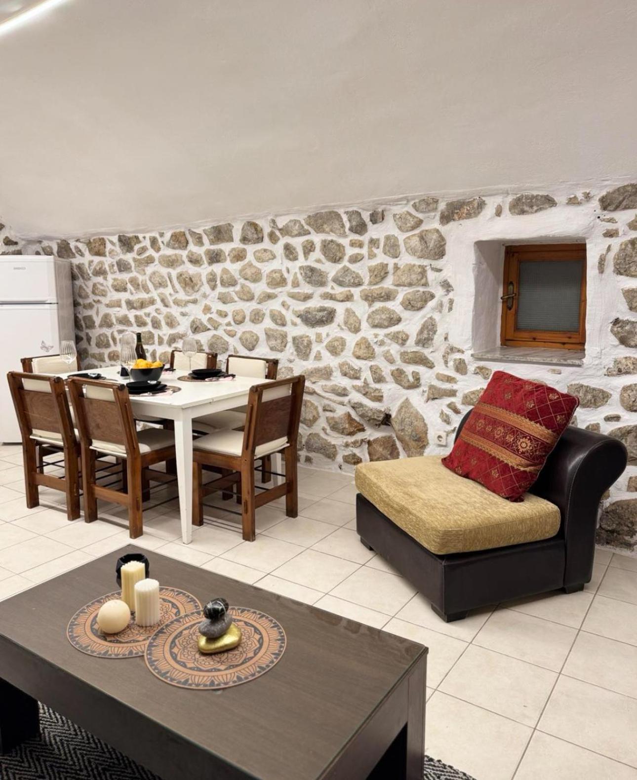 Lithos Areopoli Traditional House