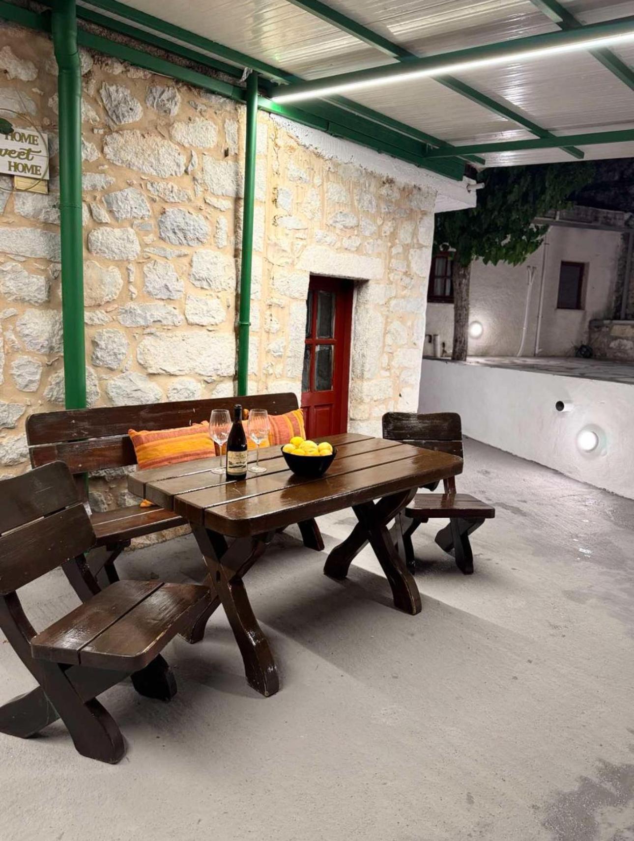Lithos Areopoli Traditional House