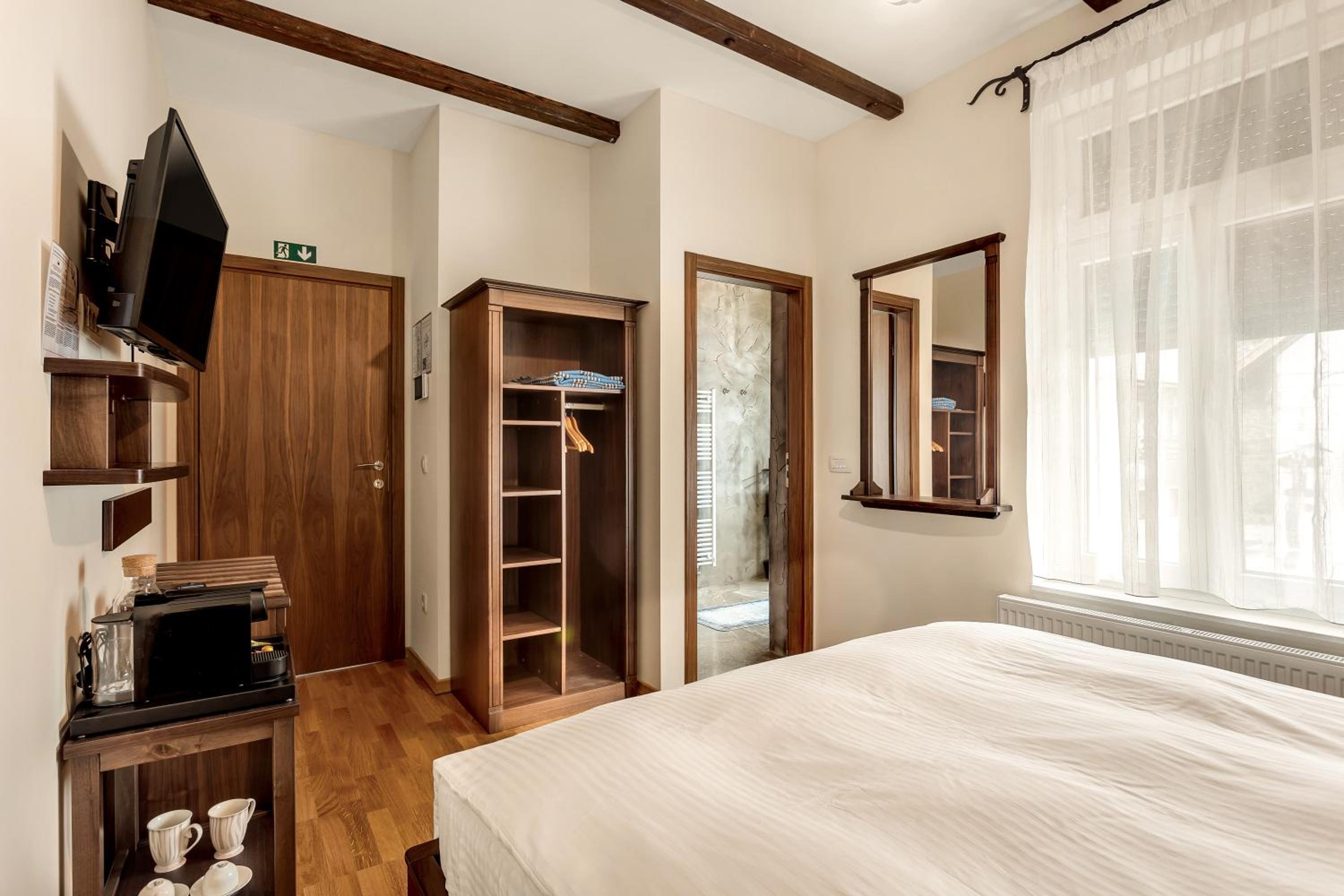 Guest House The Hive