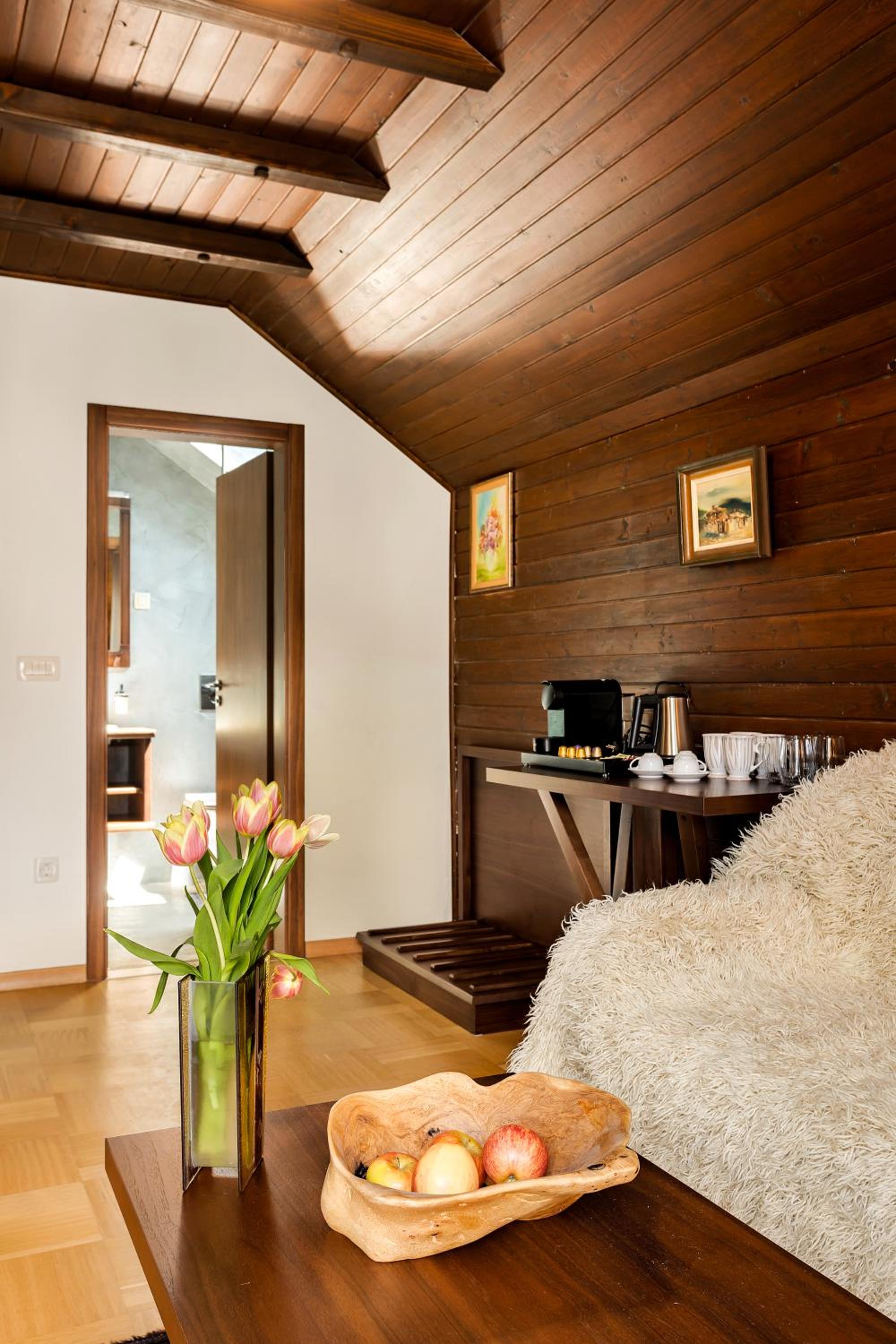 Guest House The Hive