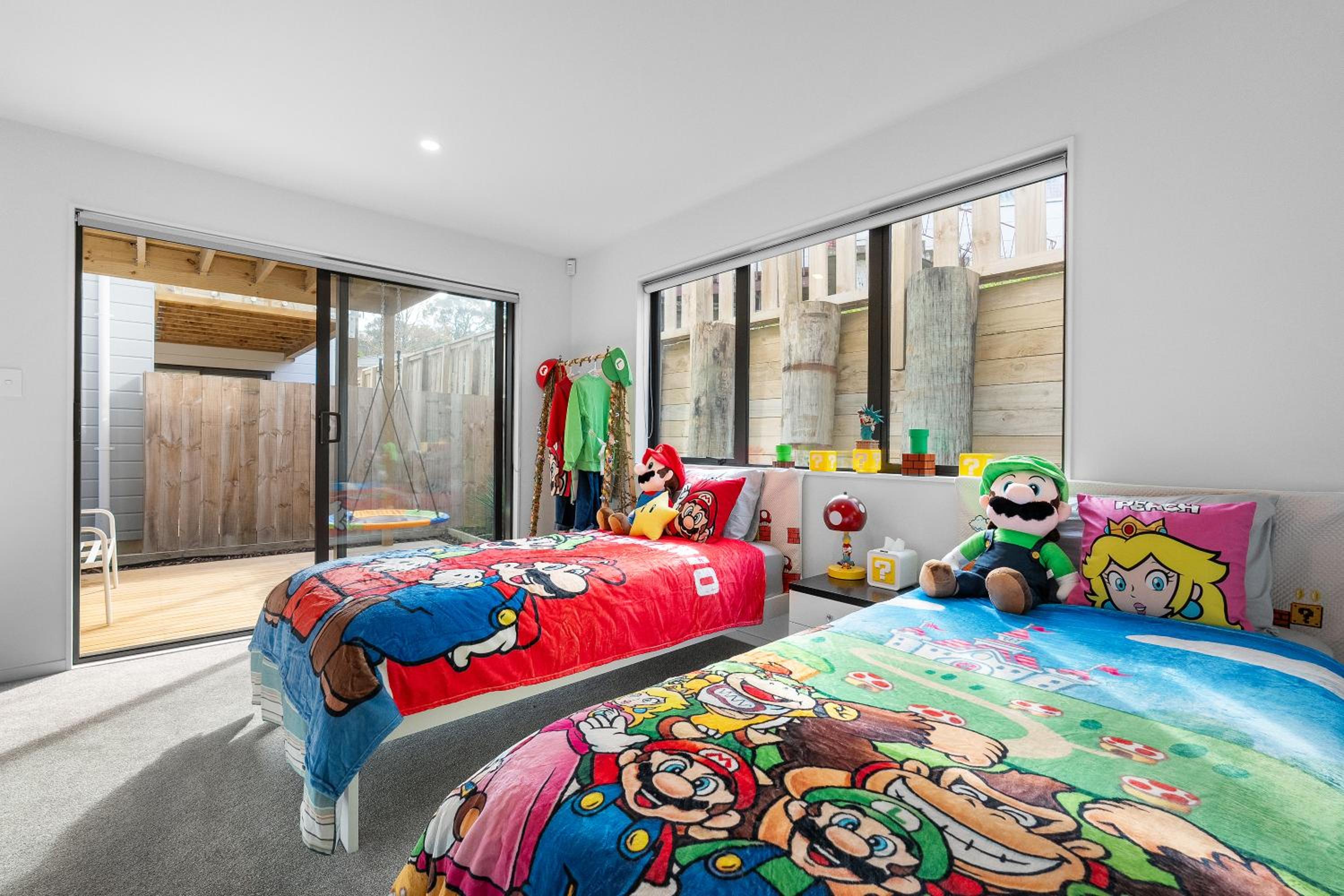 Luxury 4 BR Retreat 4 bath with 3 Master Suites and Kids' Playroom
