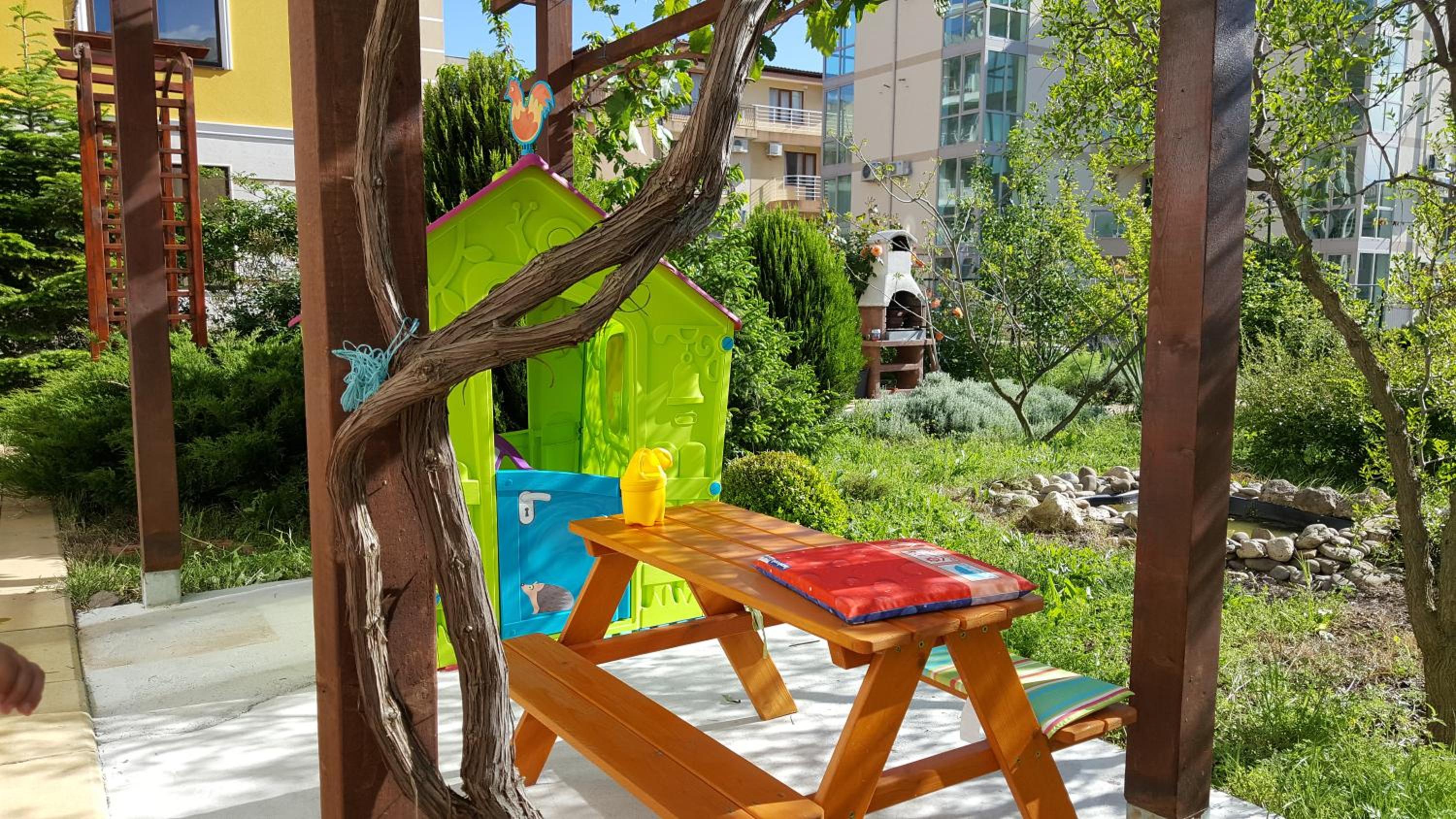 Lilia Guest House