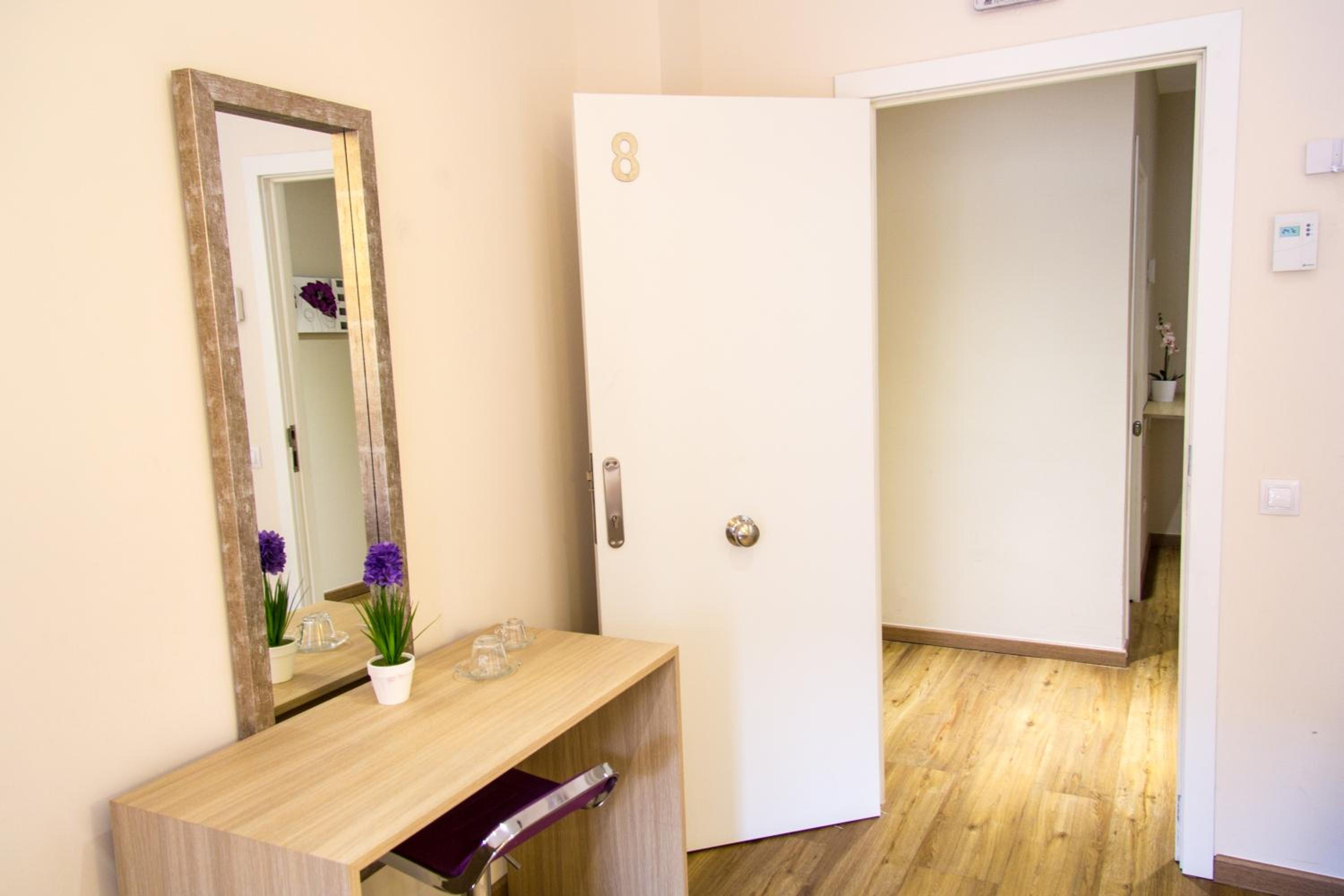Hostal Barcelona Travel