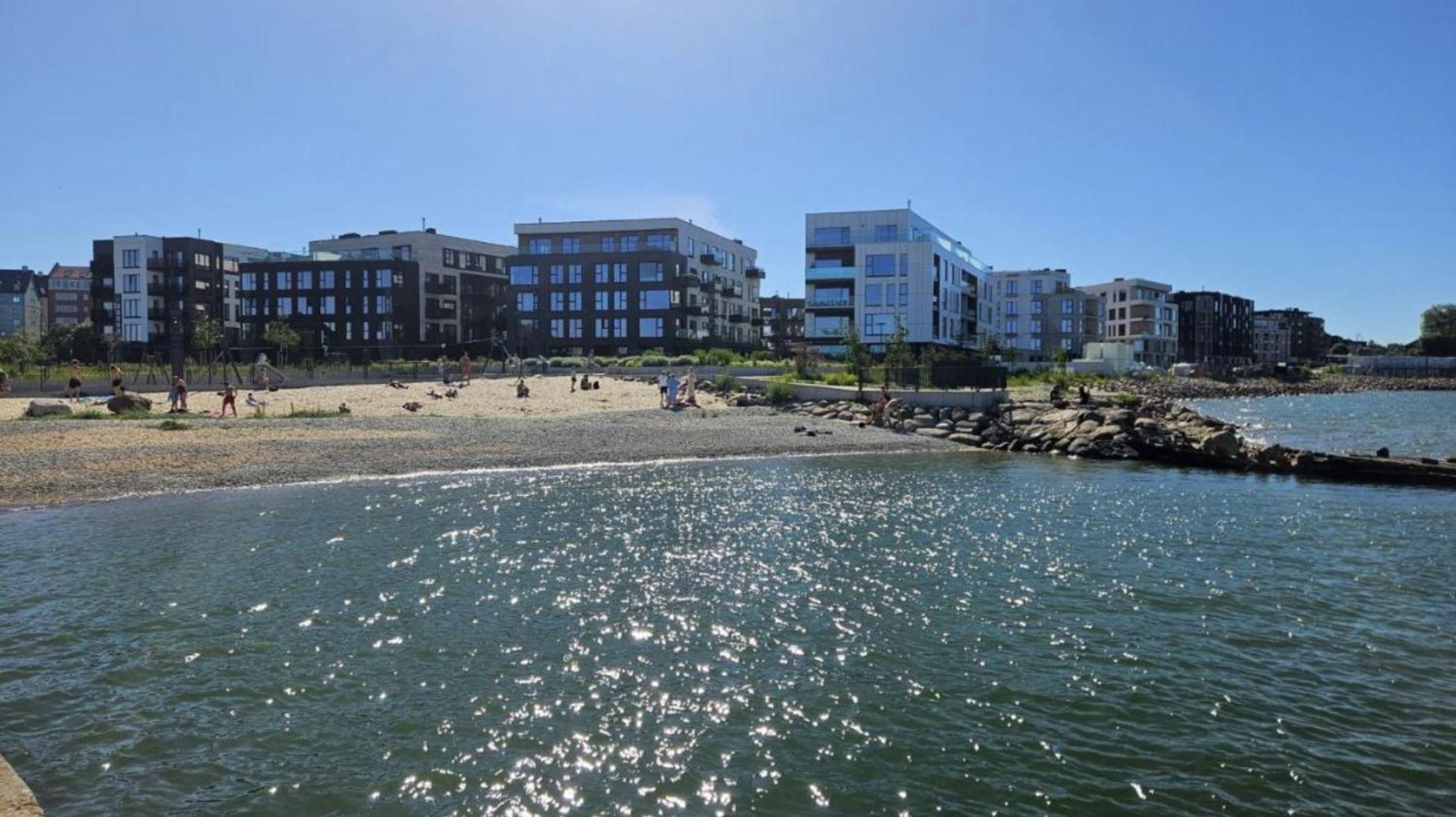 Cozy Apartment near Port & Old Town with Free Parking!