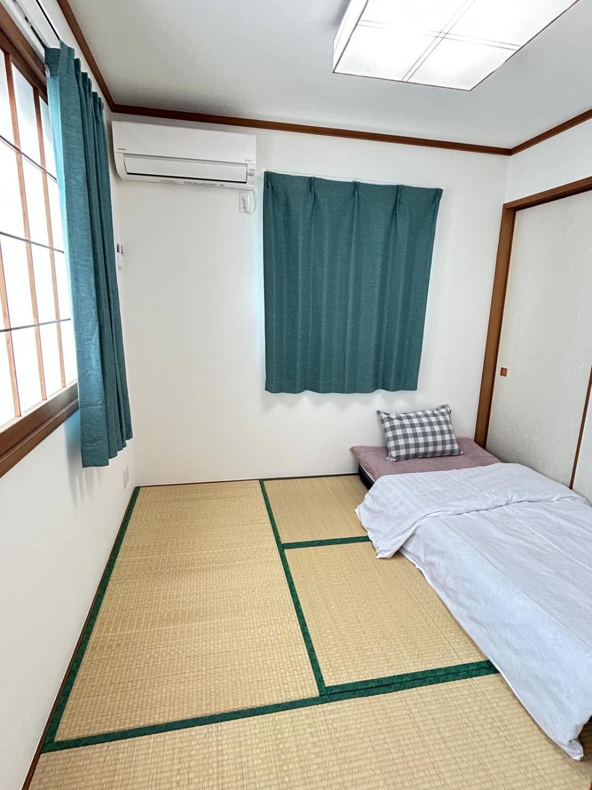 Near Asakusa, 5-min from Station, 5BR 150 square meters House, Near Skytree