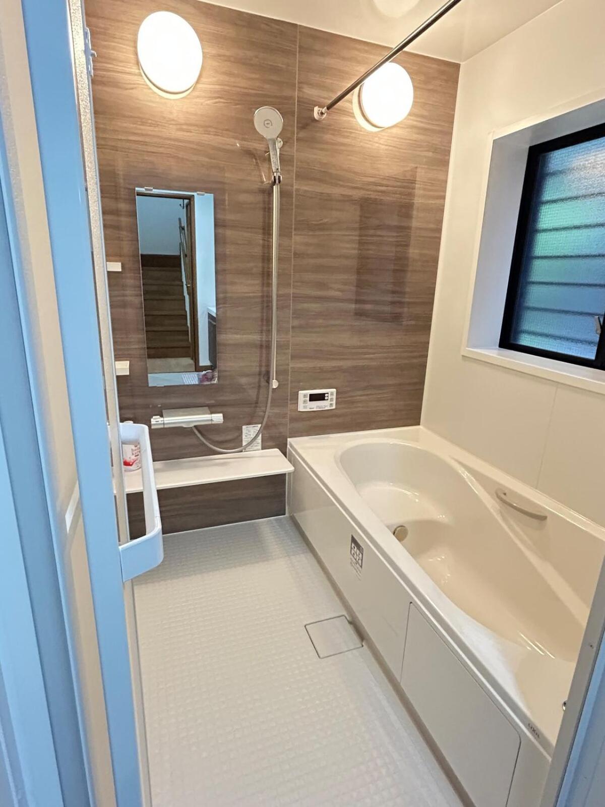 Near Asakusa, 5-min from Station, 5BR 150 square meters House, Near Skytree