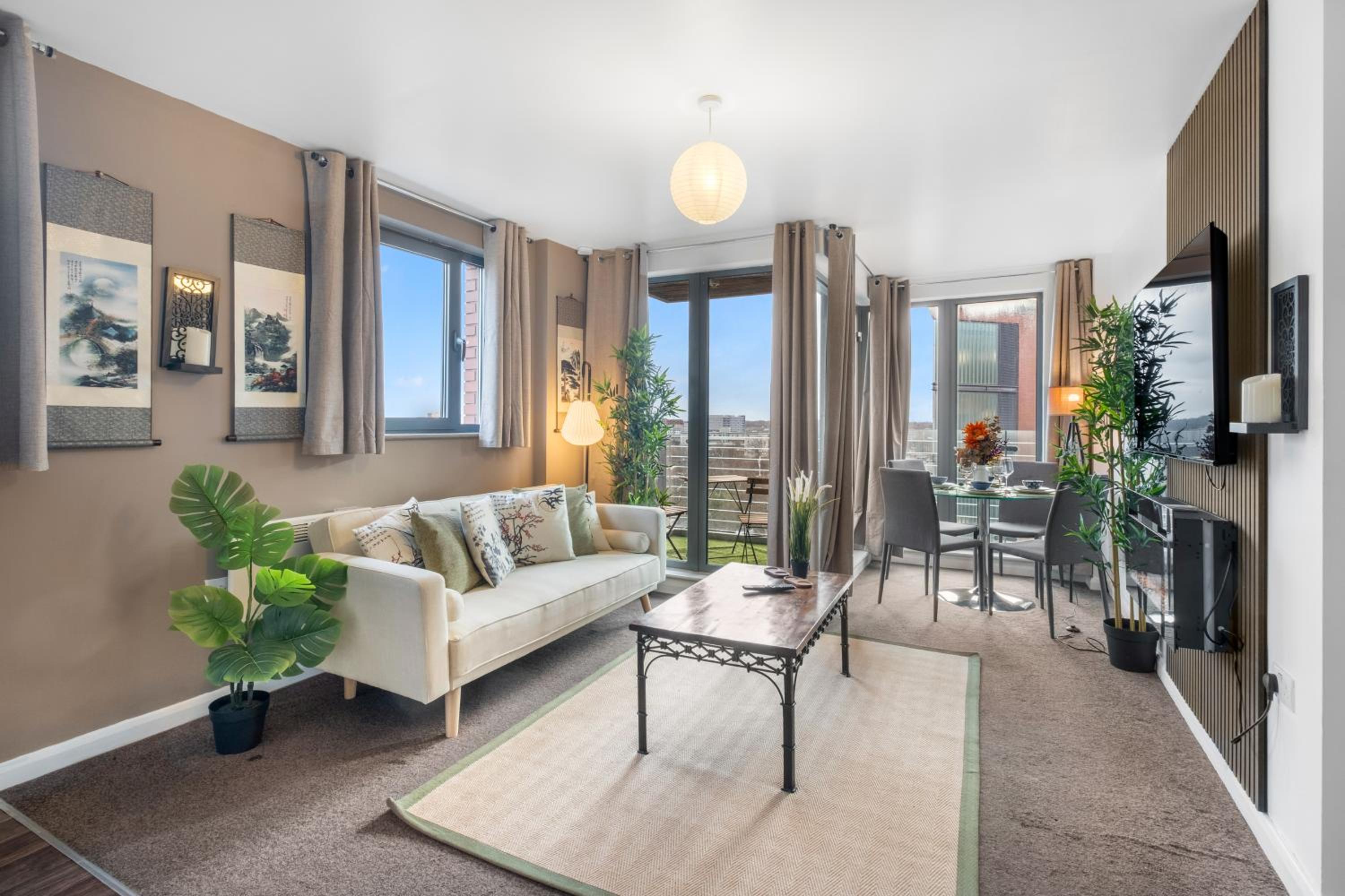 Orient CityView with FreePark and Netflix
