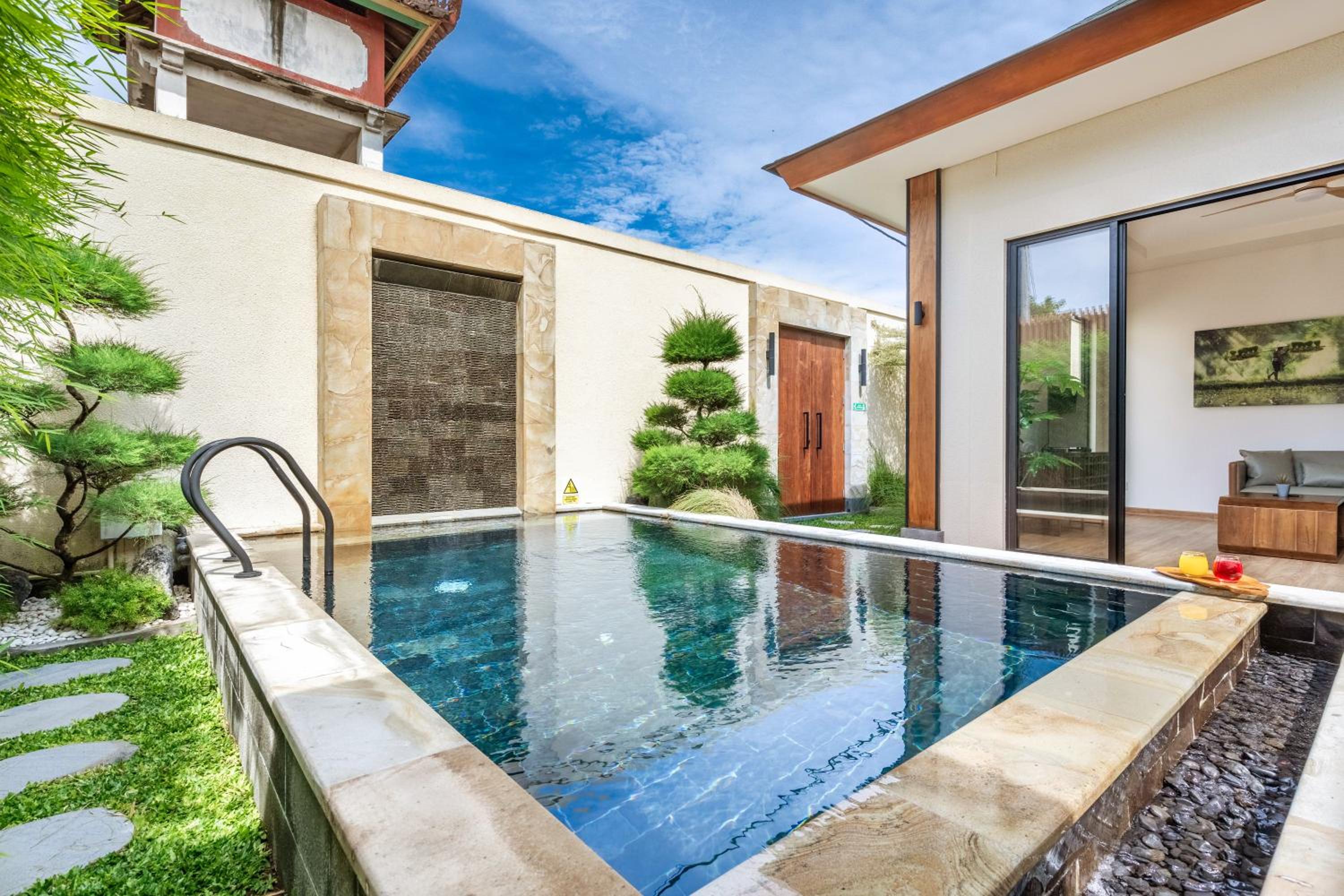 Oasis Residences Sanur - Modern 3-BR Villa with Private Pool & Fast WiFi