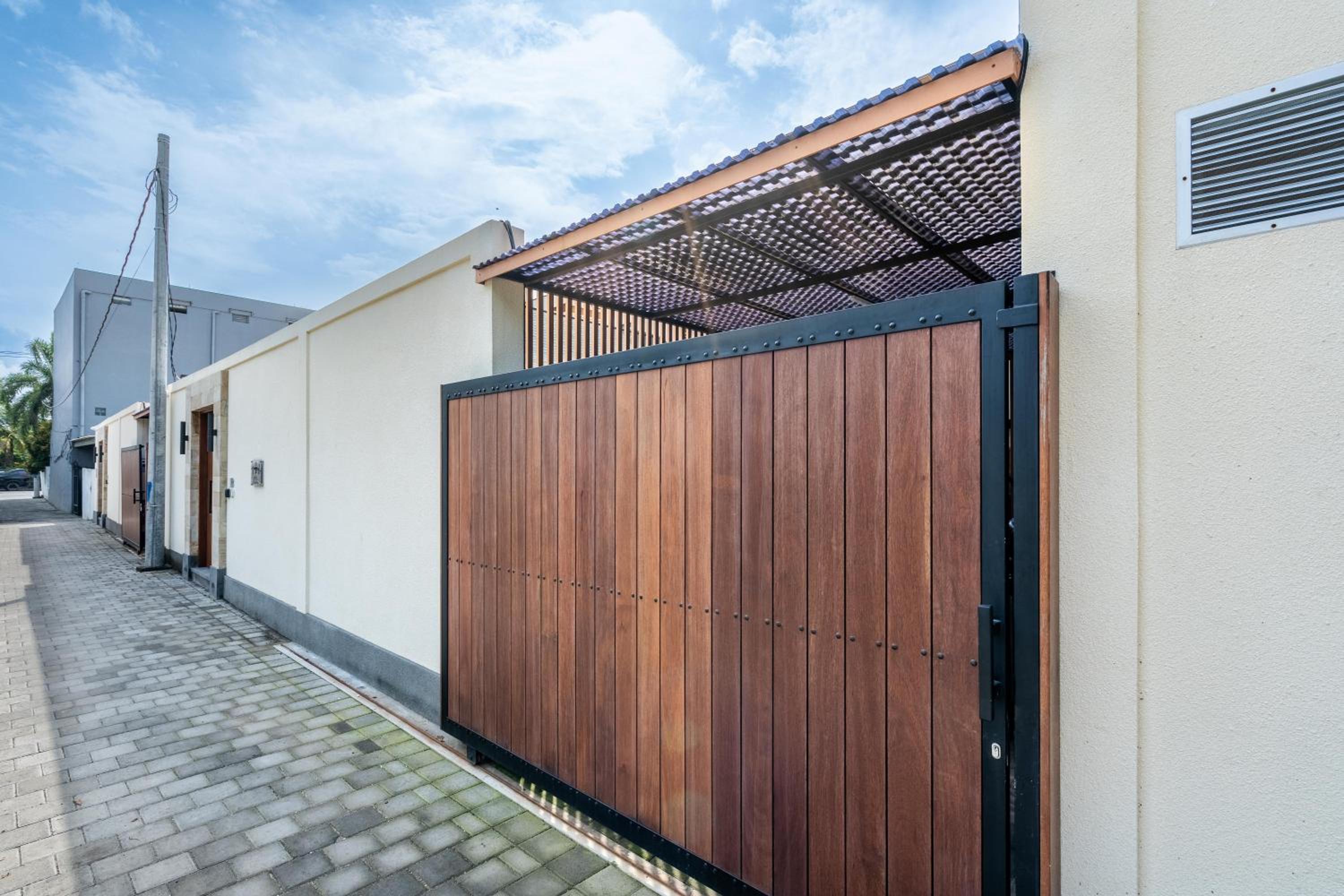 Oasis Residences Sanur - Modern 3-BR Villa with Private Pool & Fast WiFi
