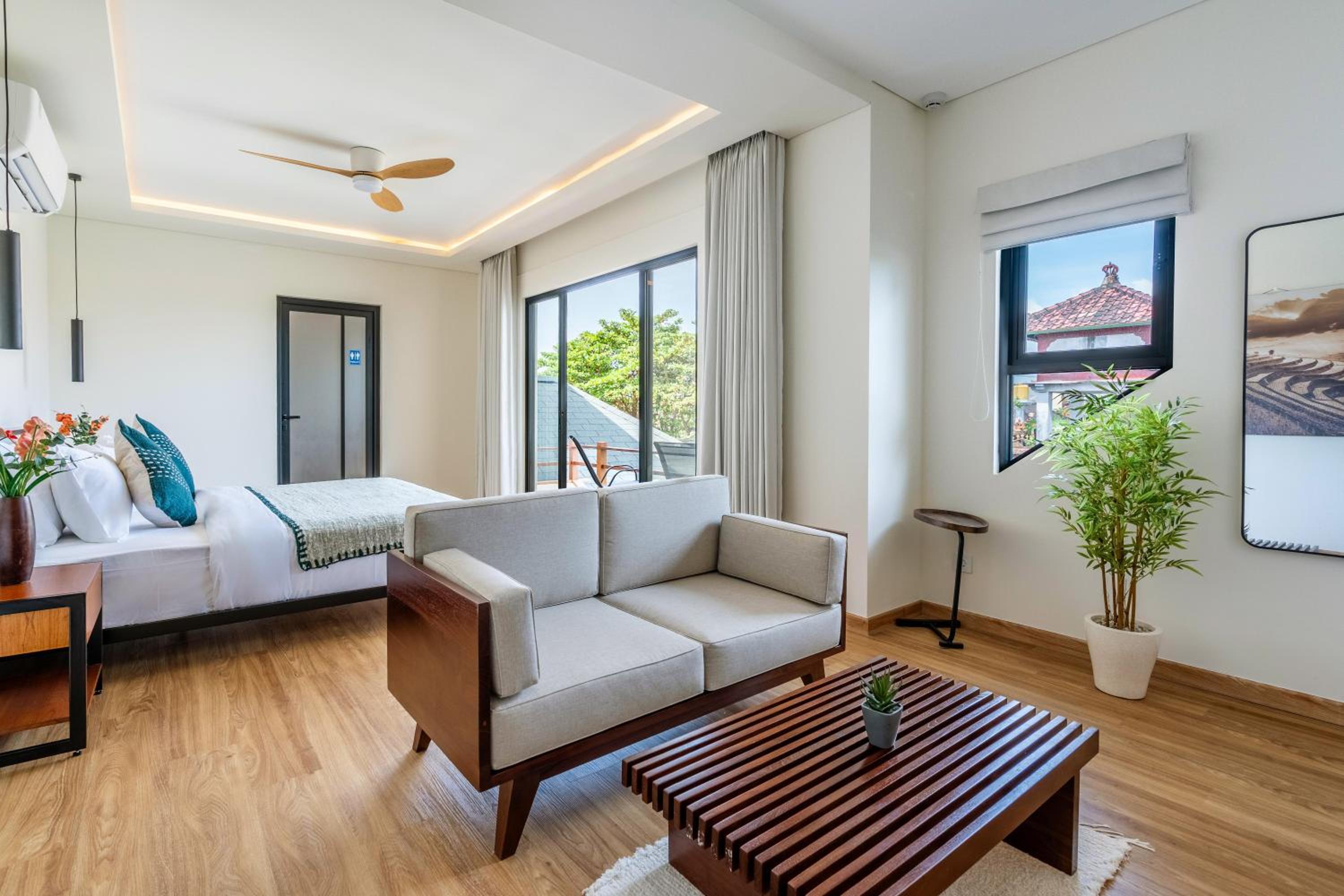Oasis Residences Sanur - Modern 3-BR Villa with Private Pool & Fast WiFi