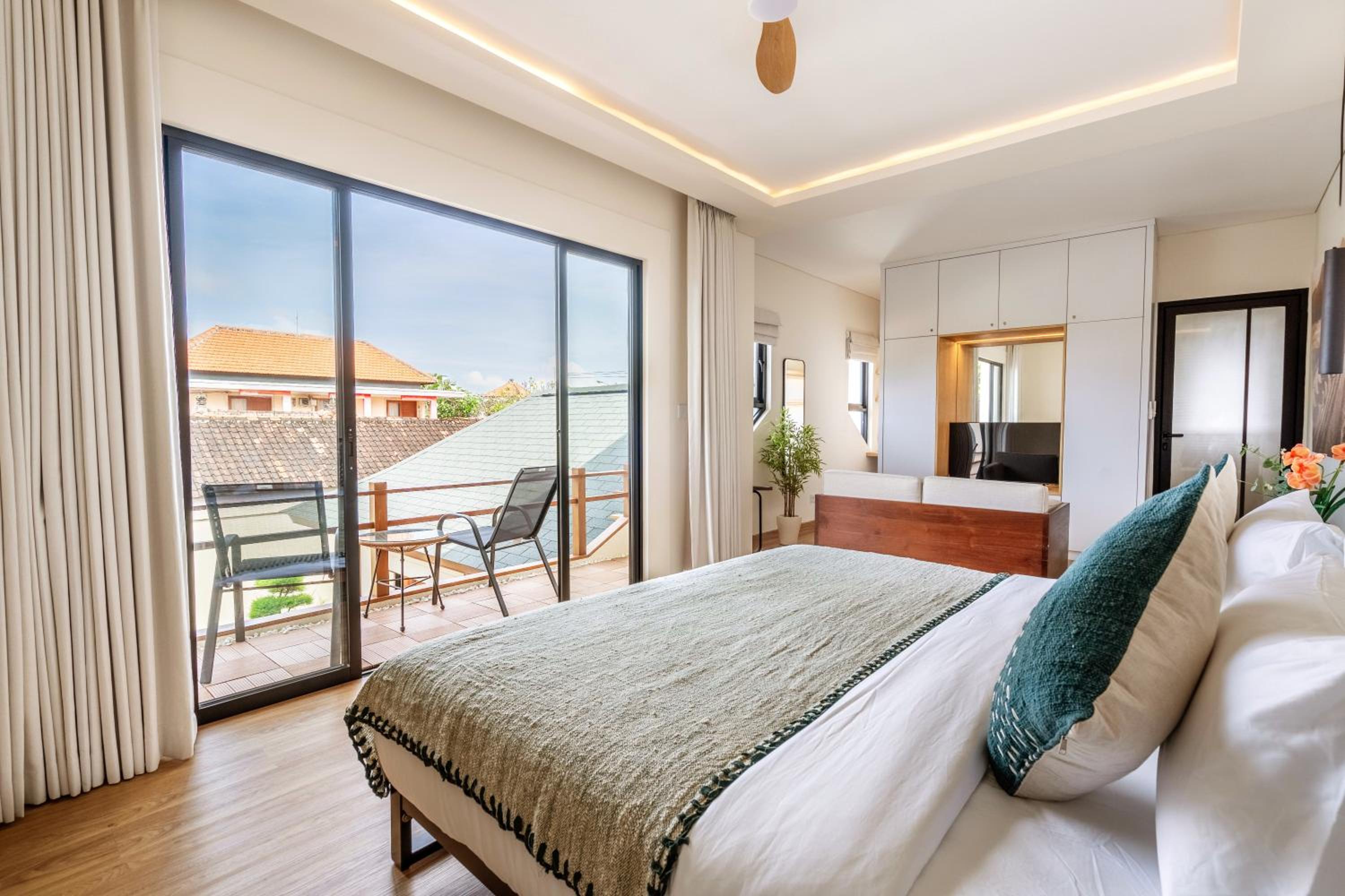 Oasis Residences Sanur - Modern 3-BR Villa with Private Pool & Fast WiFi