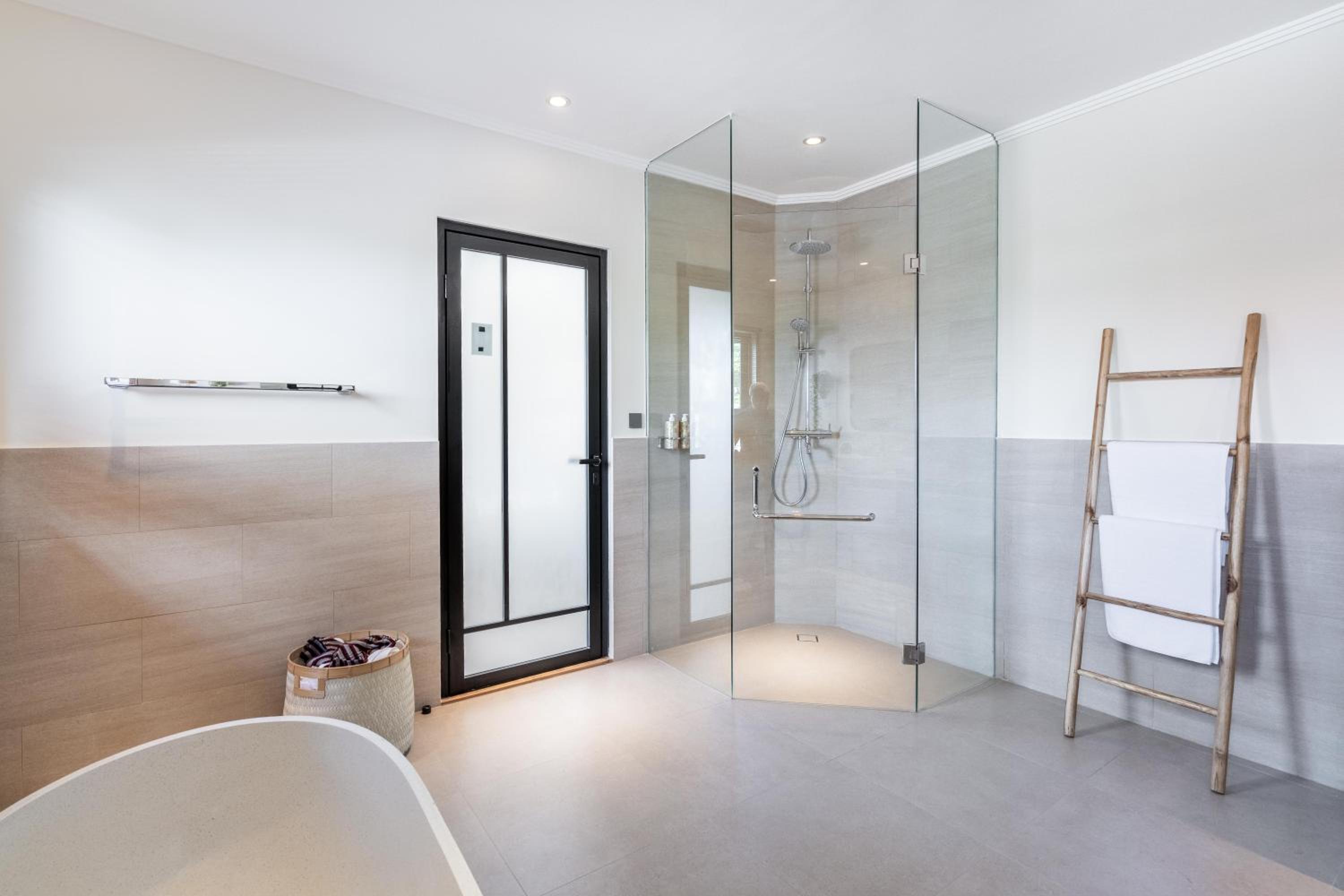 Oasis Residences Sanur - Modern 3-BR Villa with Private Pool & Fast WiFi