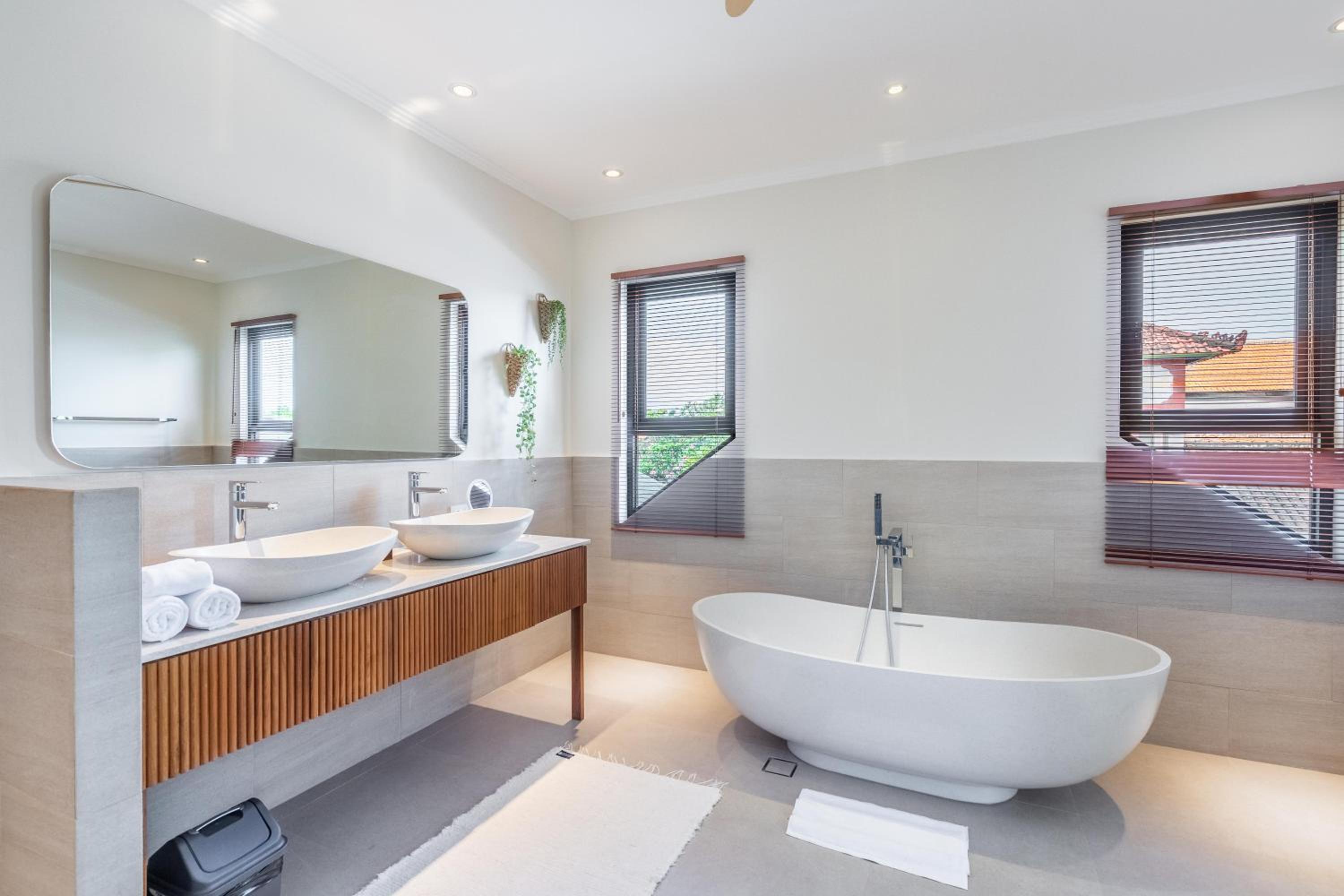 Oasis Residences Sanur - Modern 3-BR Villa with Private Pool & Fast WiFi