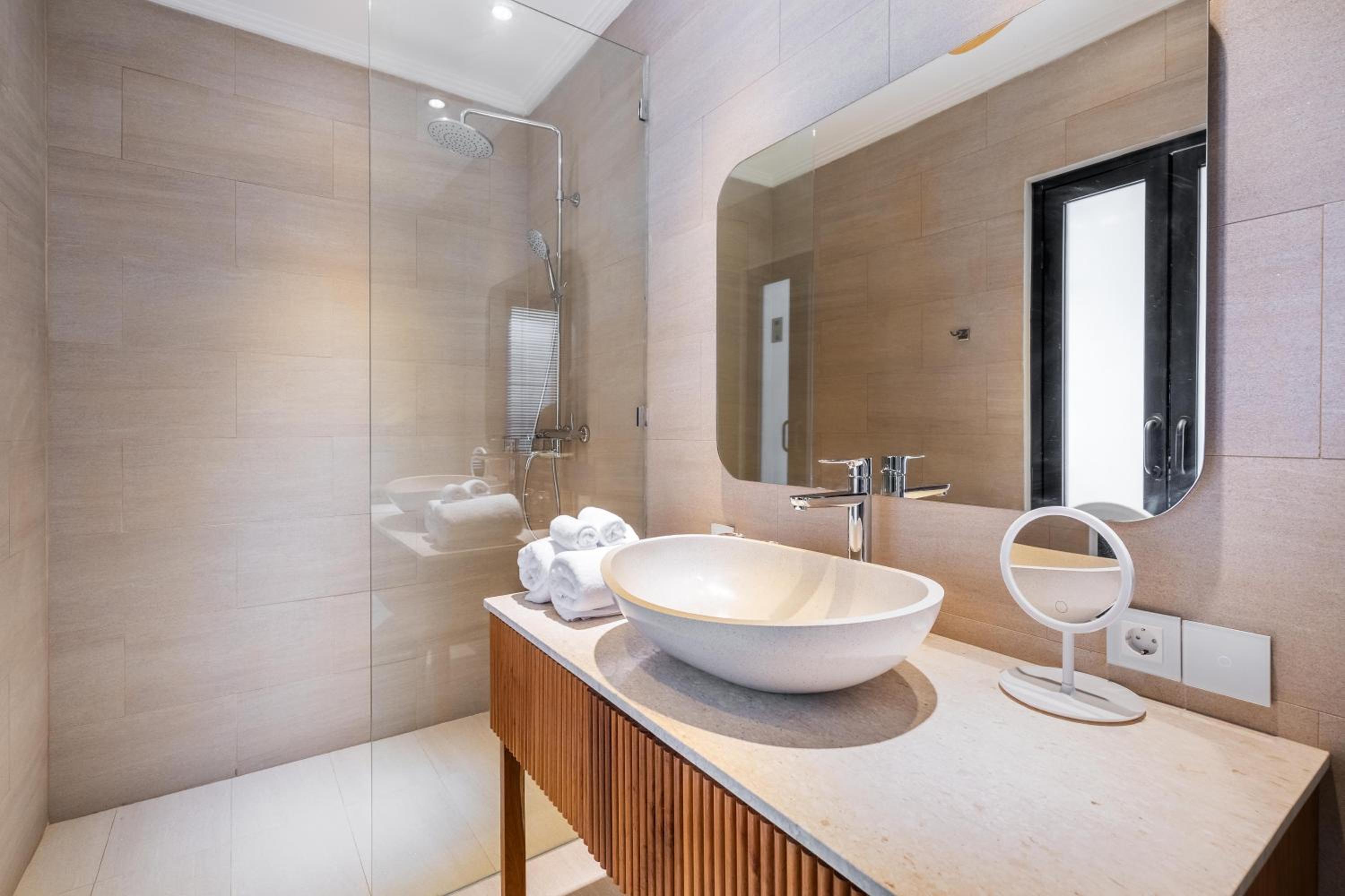 Oasis Residences Sanur - Modern 3-BR Villa with Private Pool & Fast WiFi