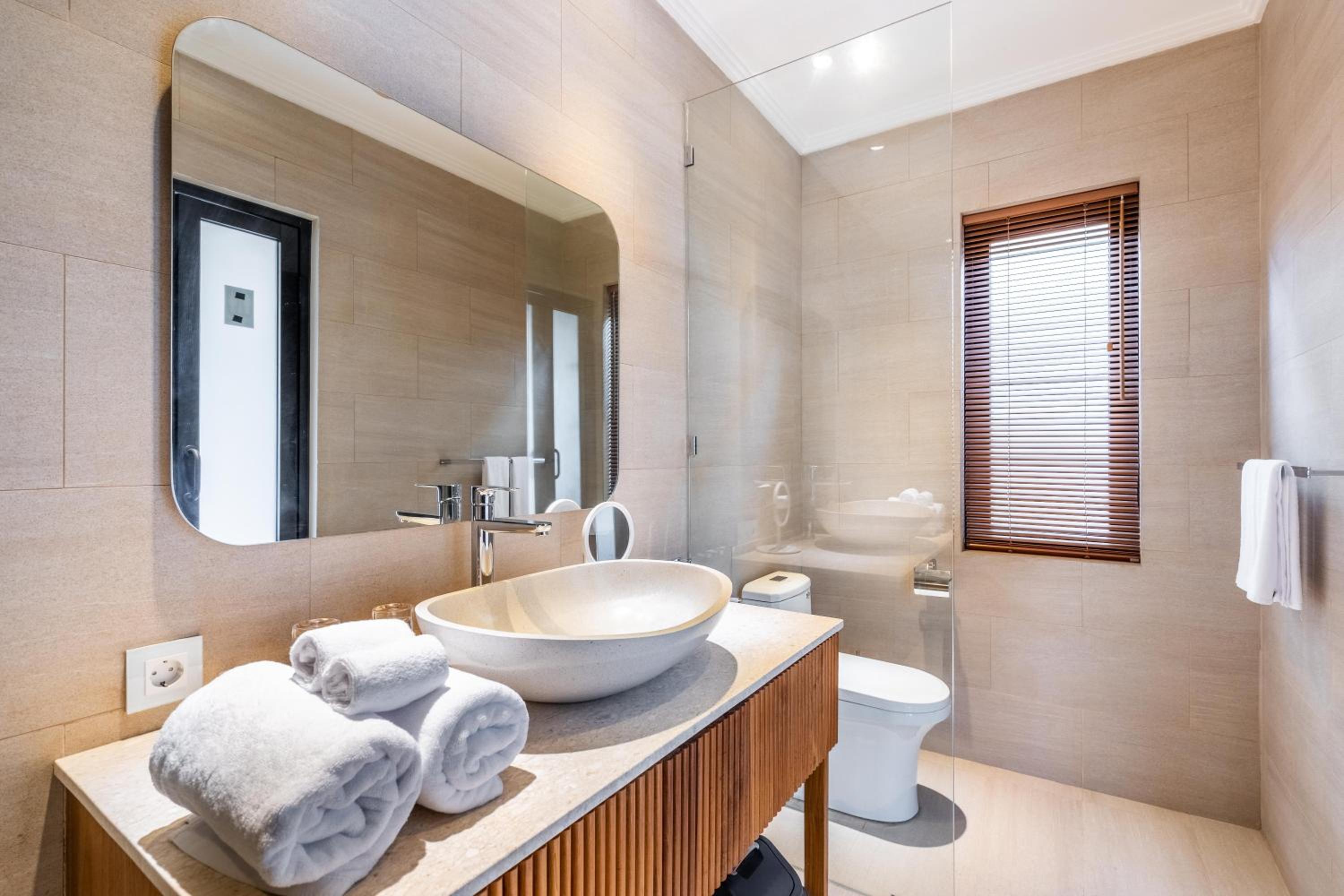 Oasis Residences Sanur - Modern 3-BR Villa with Private Pool & Fast WiFi