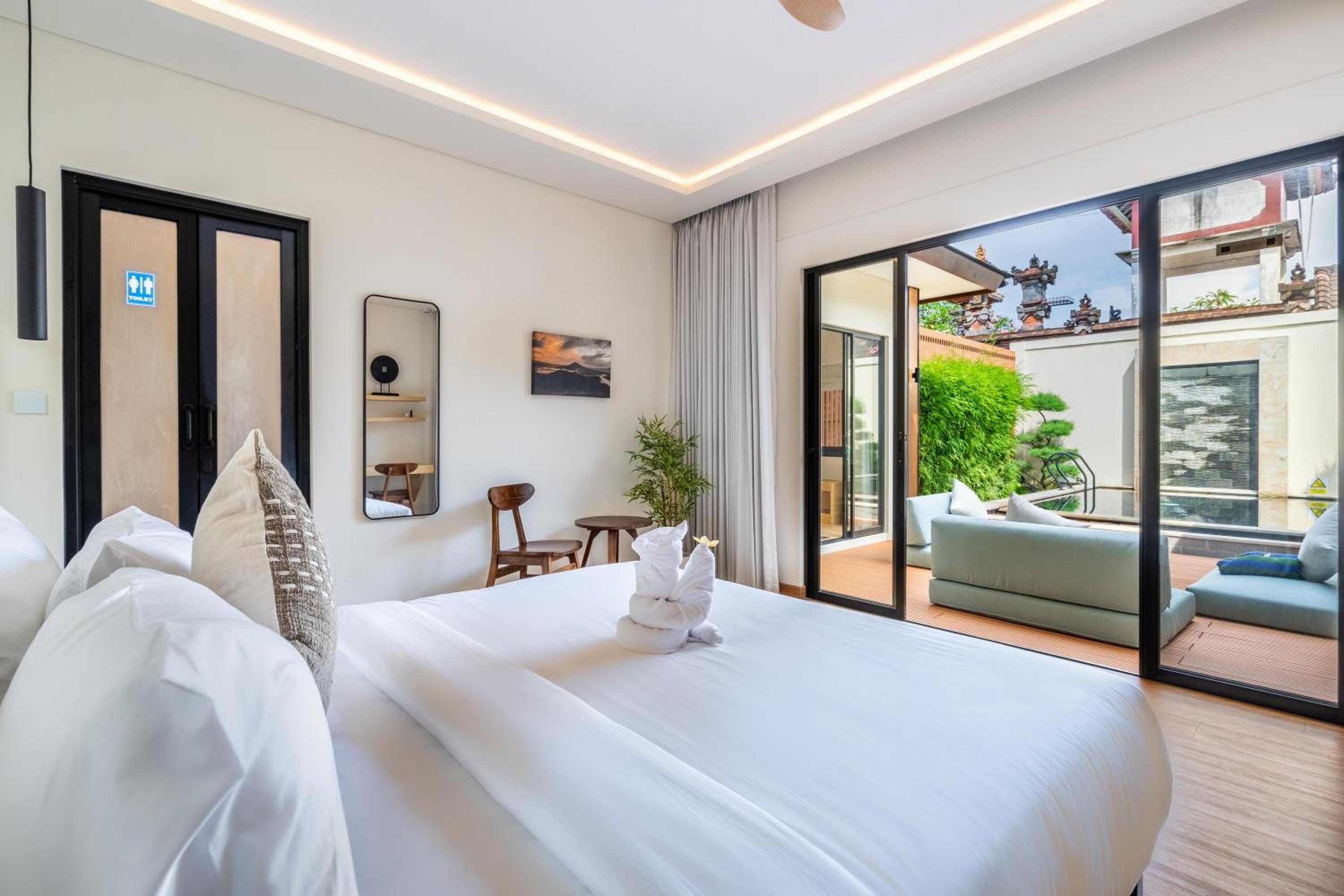 Oasis Residences Sanur - Modern 3-BR Villa with Private Pool & Fast WiFi