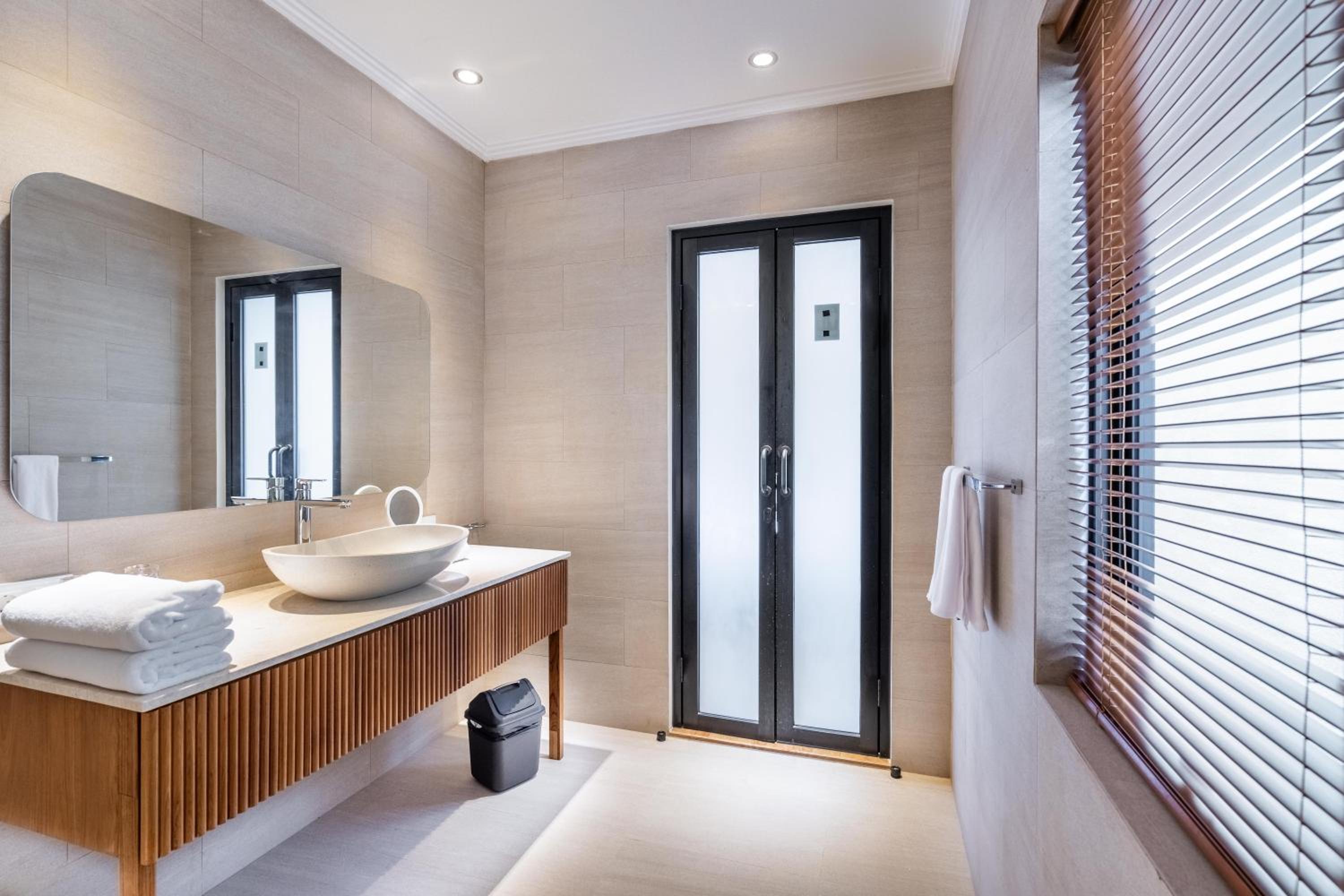 Oasis Residences Sanur - Modern 3-BR Villa with Private Pool & Fast WiFi