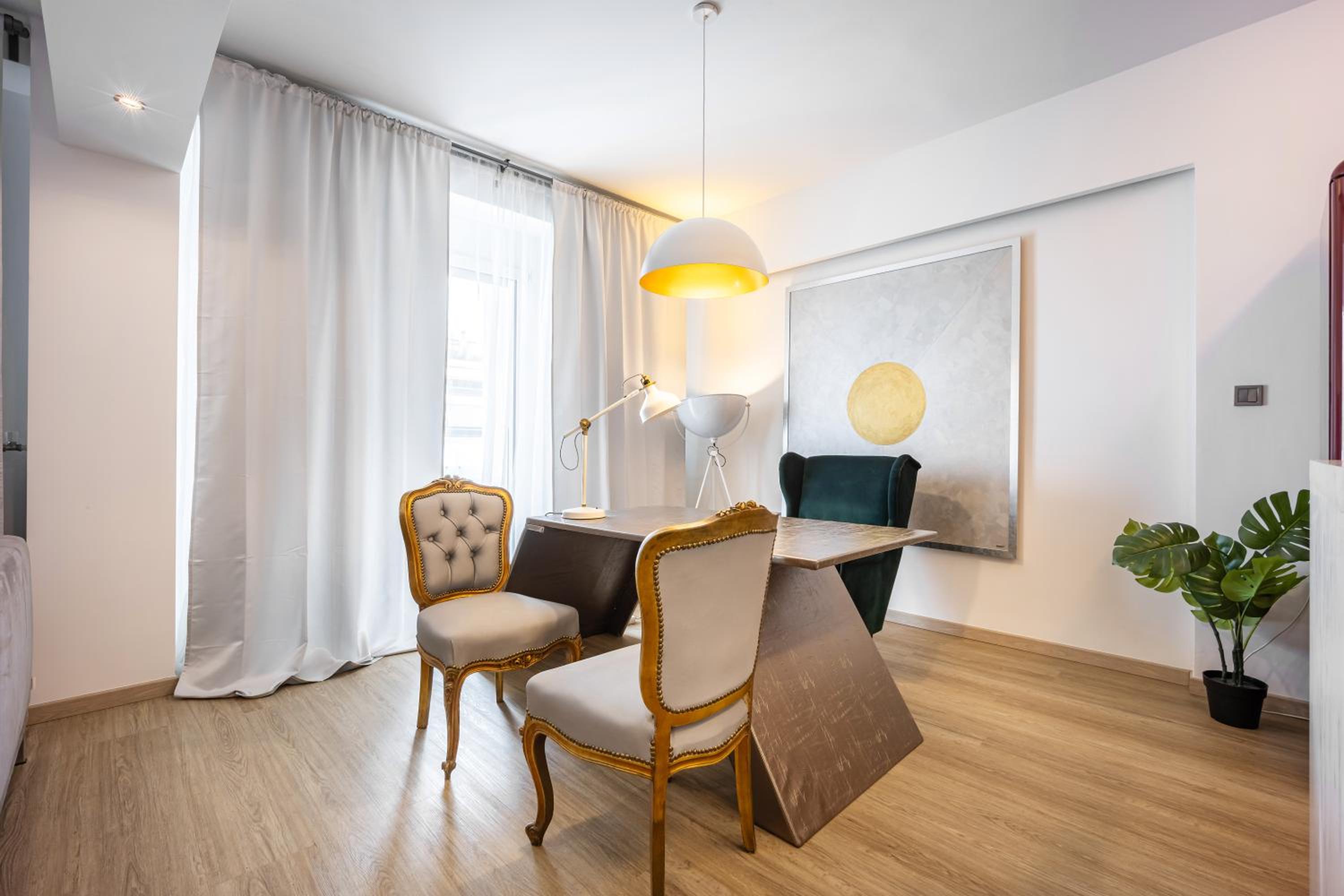 Luxury 3-bedroom Apartment Athens Nea Smirni