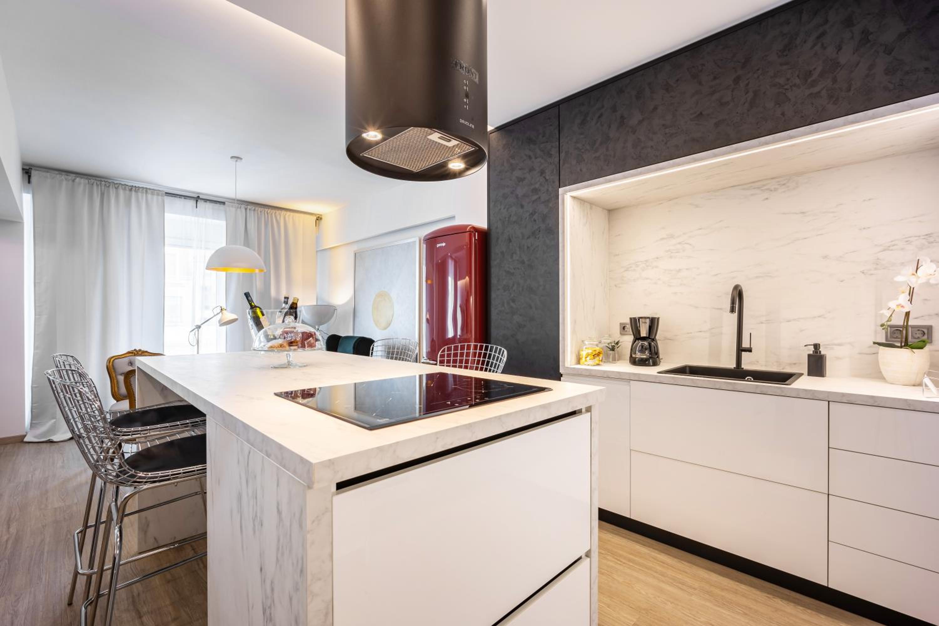 Luxury 3-bedroom Apartment Athens Nea Smirni