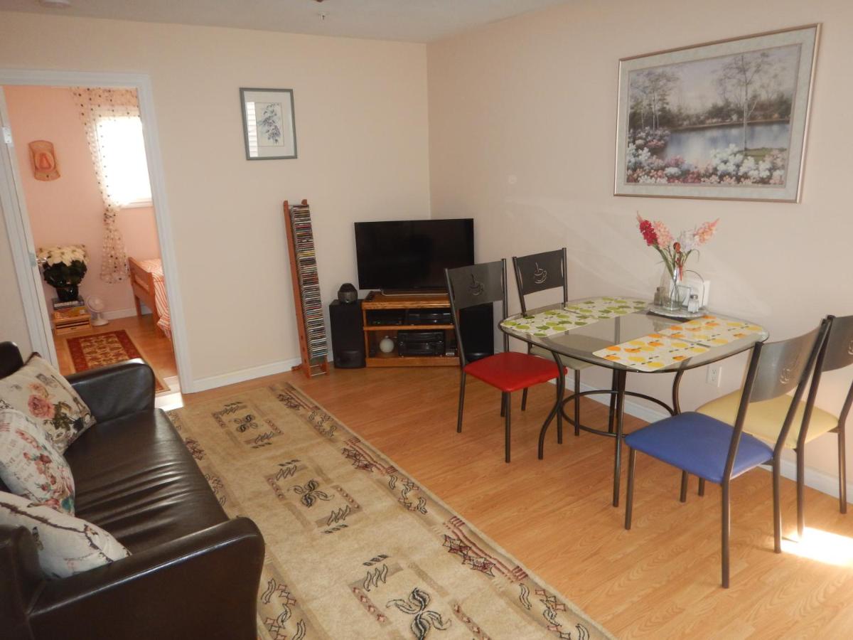 Clean Quiet Comfortable suite; Coquitlam Center