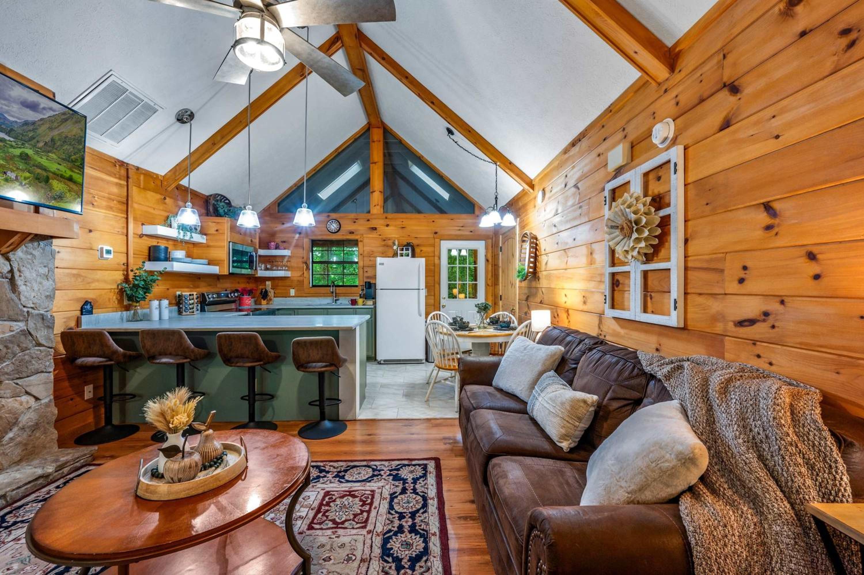 Serene Escape Minutes from Smoky Mountain Fun