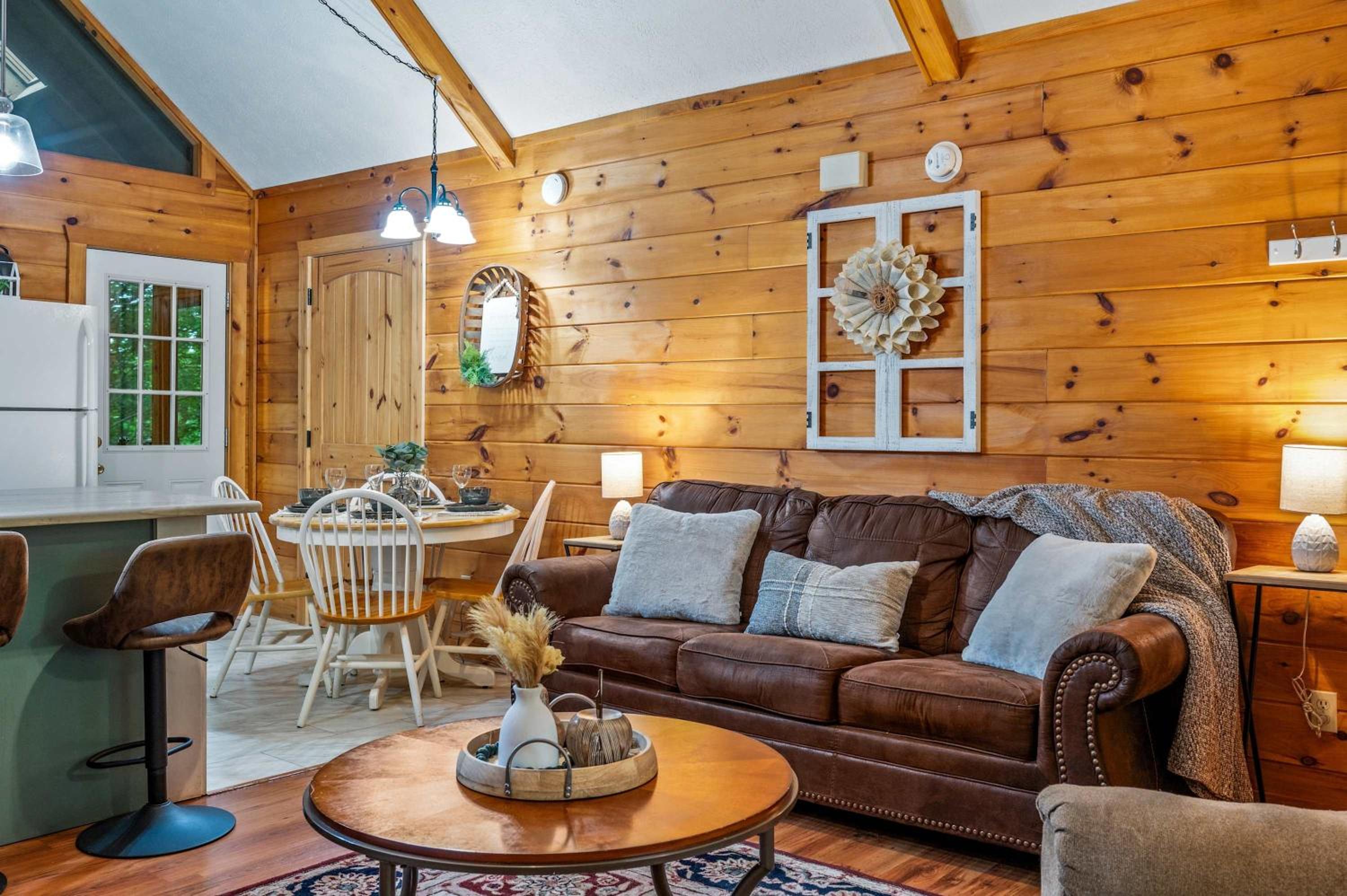 Serene Escape Minutes from Smoky Mountain Fun