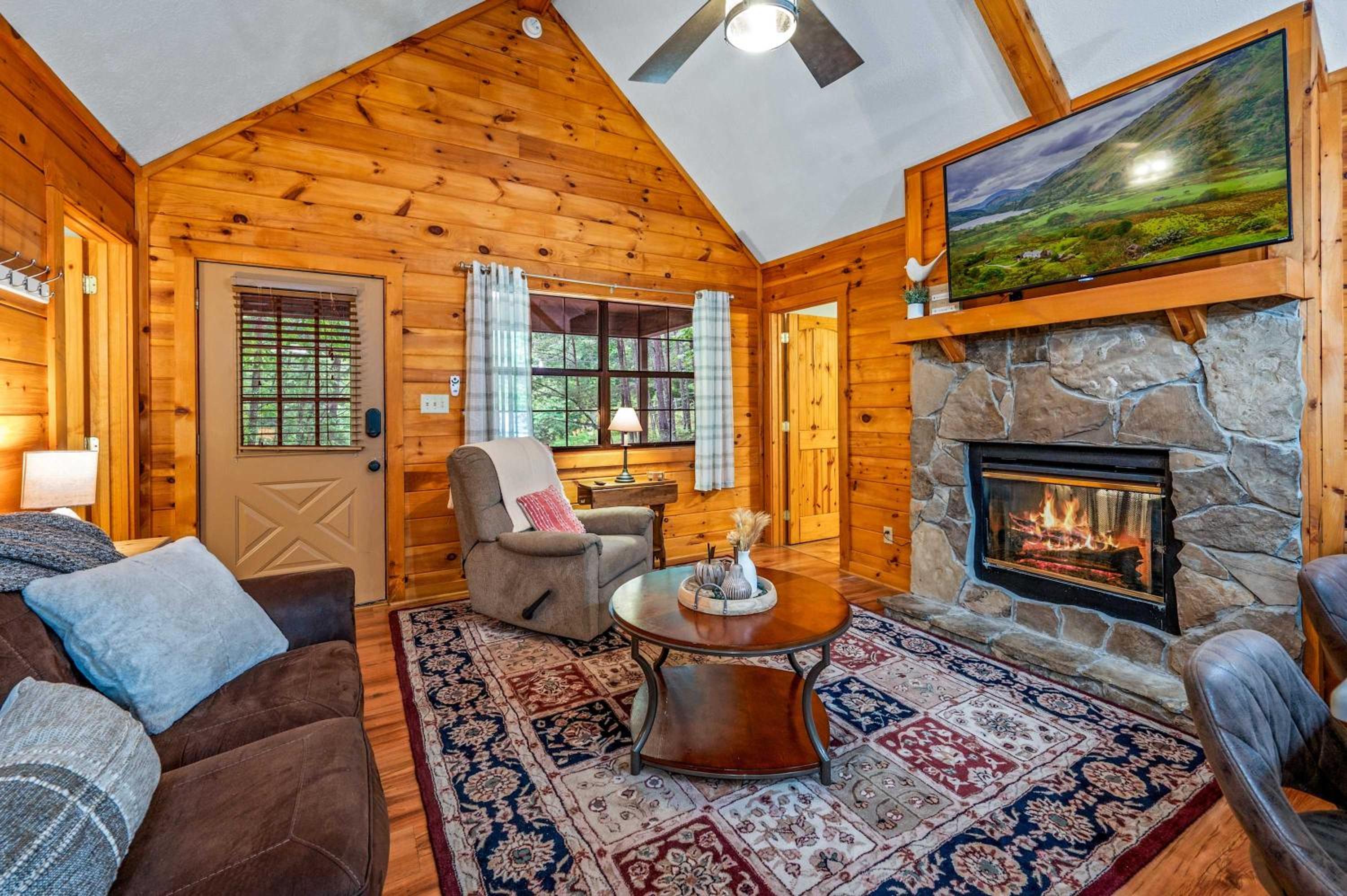 Serene Escape Minutes from Smoky Mountain Fun
