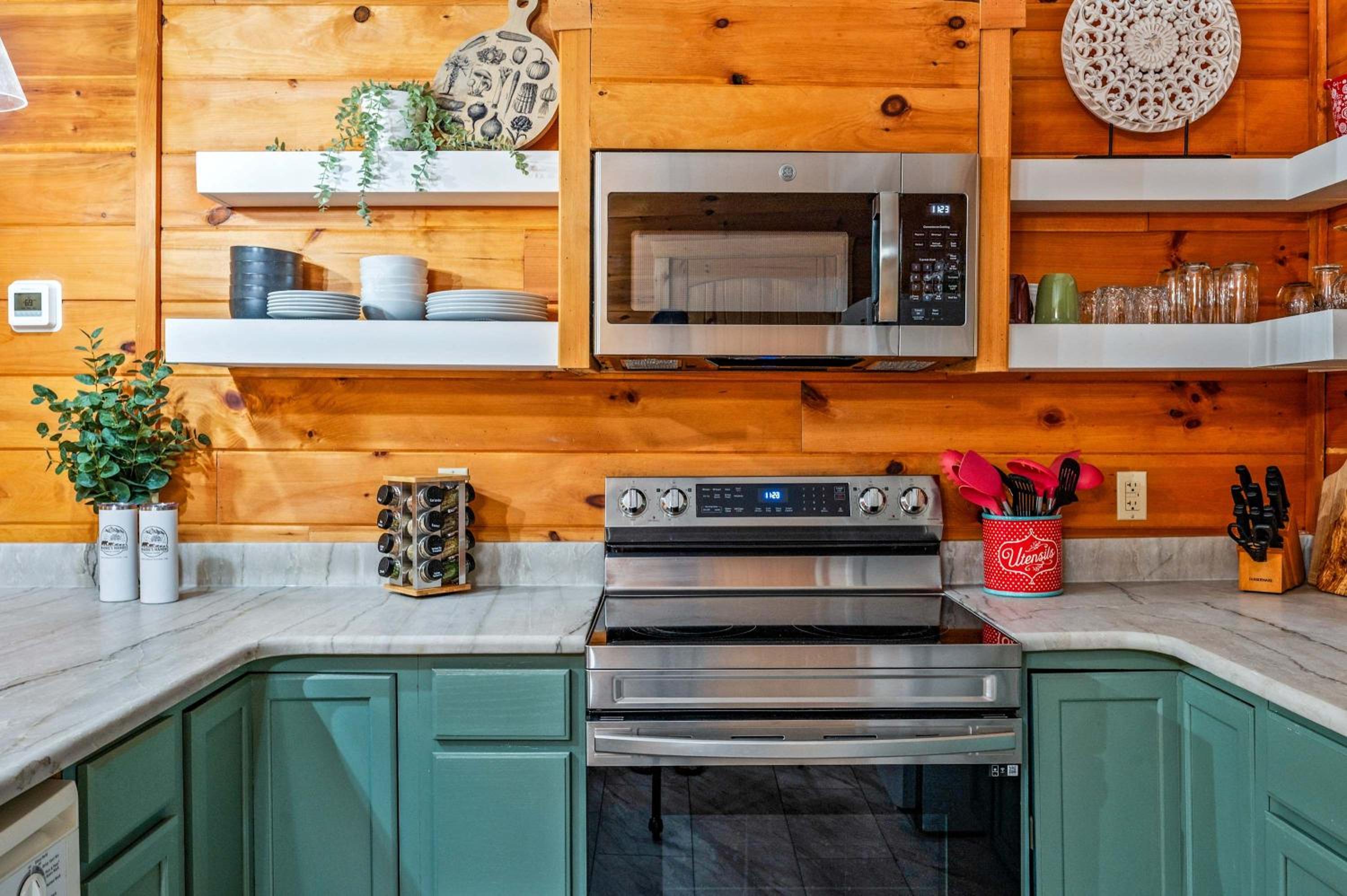 Serene Escape Minutes from Smoky Mountain Fun