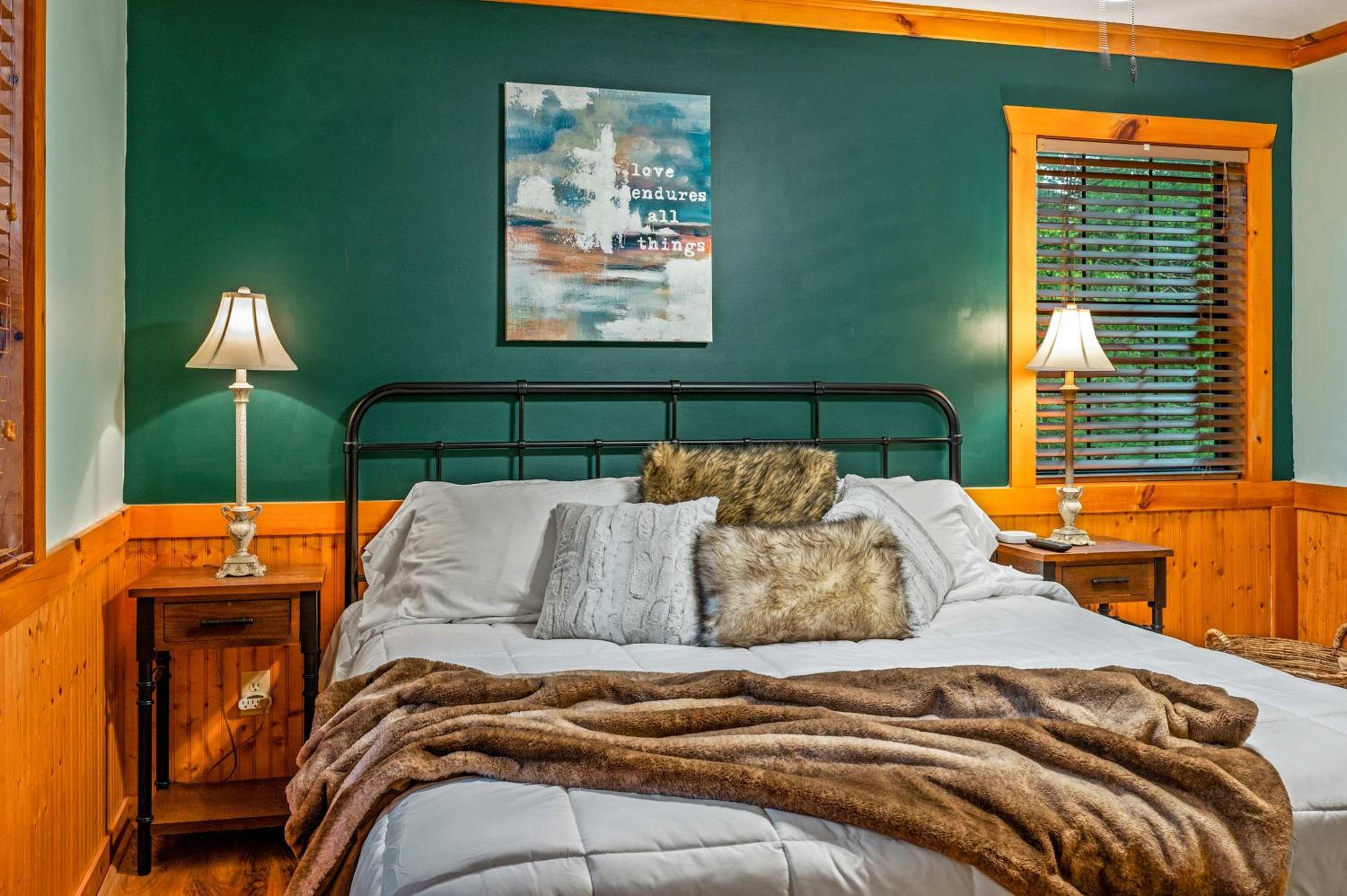 Serene Escape Minutes from Smoky Mountain Fun