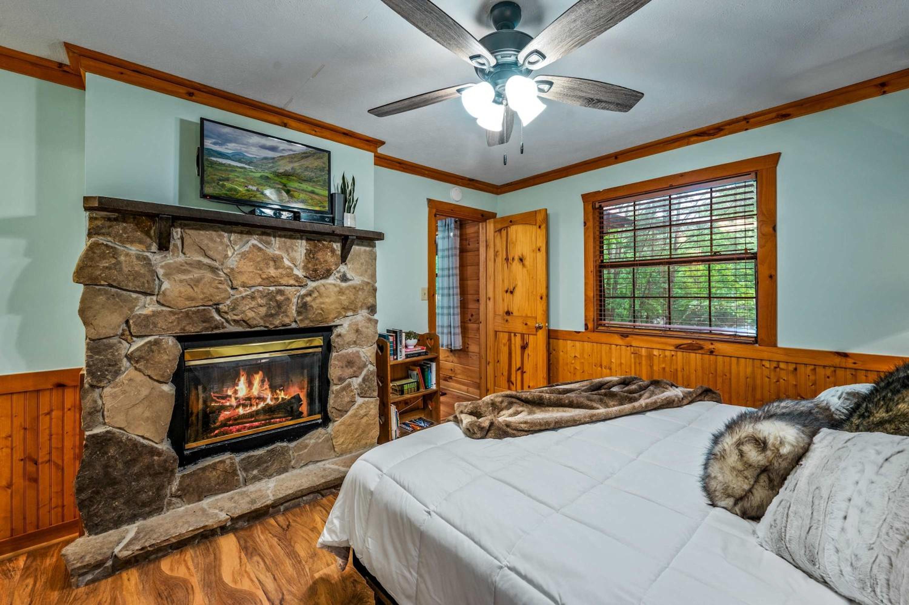 Serene Escape Minutes from Smoky Mountain Fun