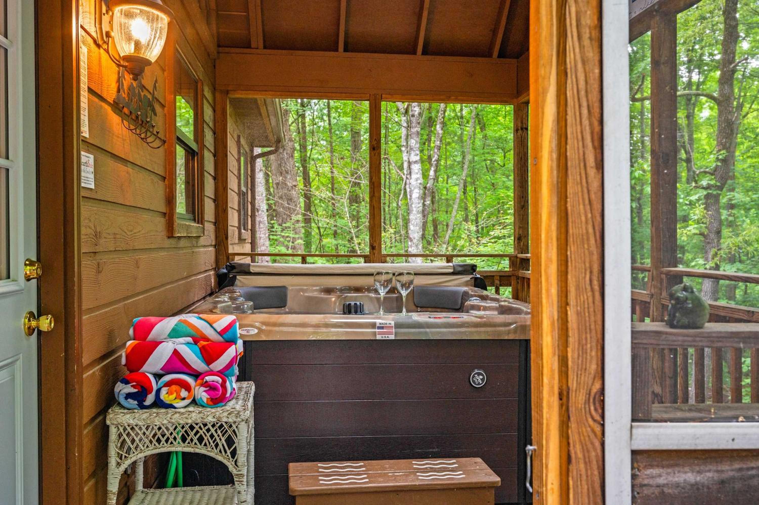 Serene Escape Minutes from Smoky Mountain Fun