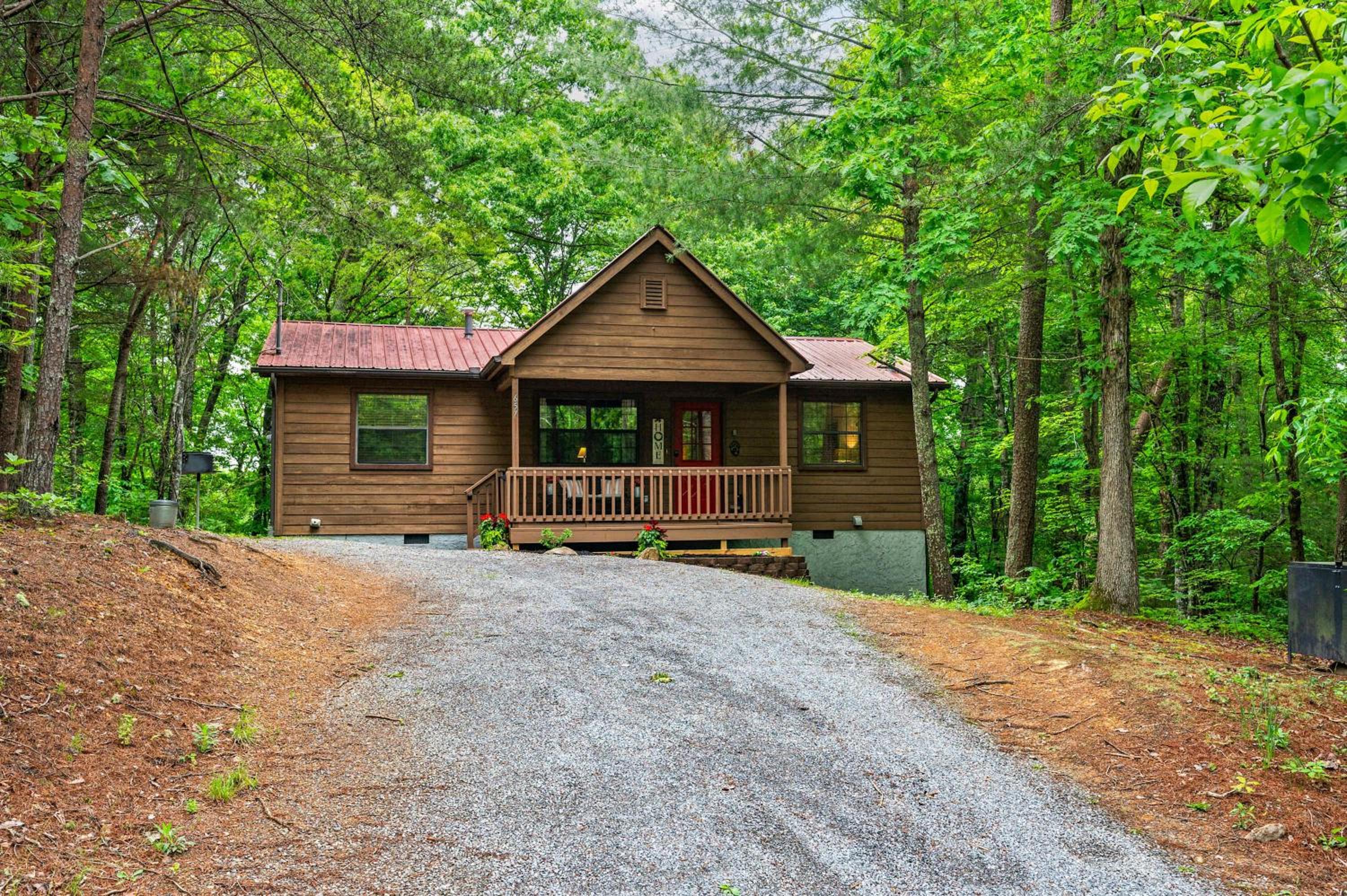 Serene Escape Minutes from Smoky Mountain Fun
