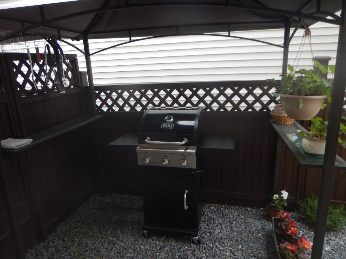 Clean Quiet Comfortable suite; Coquitlam Center