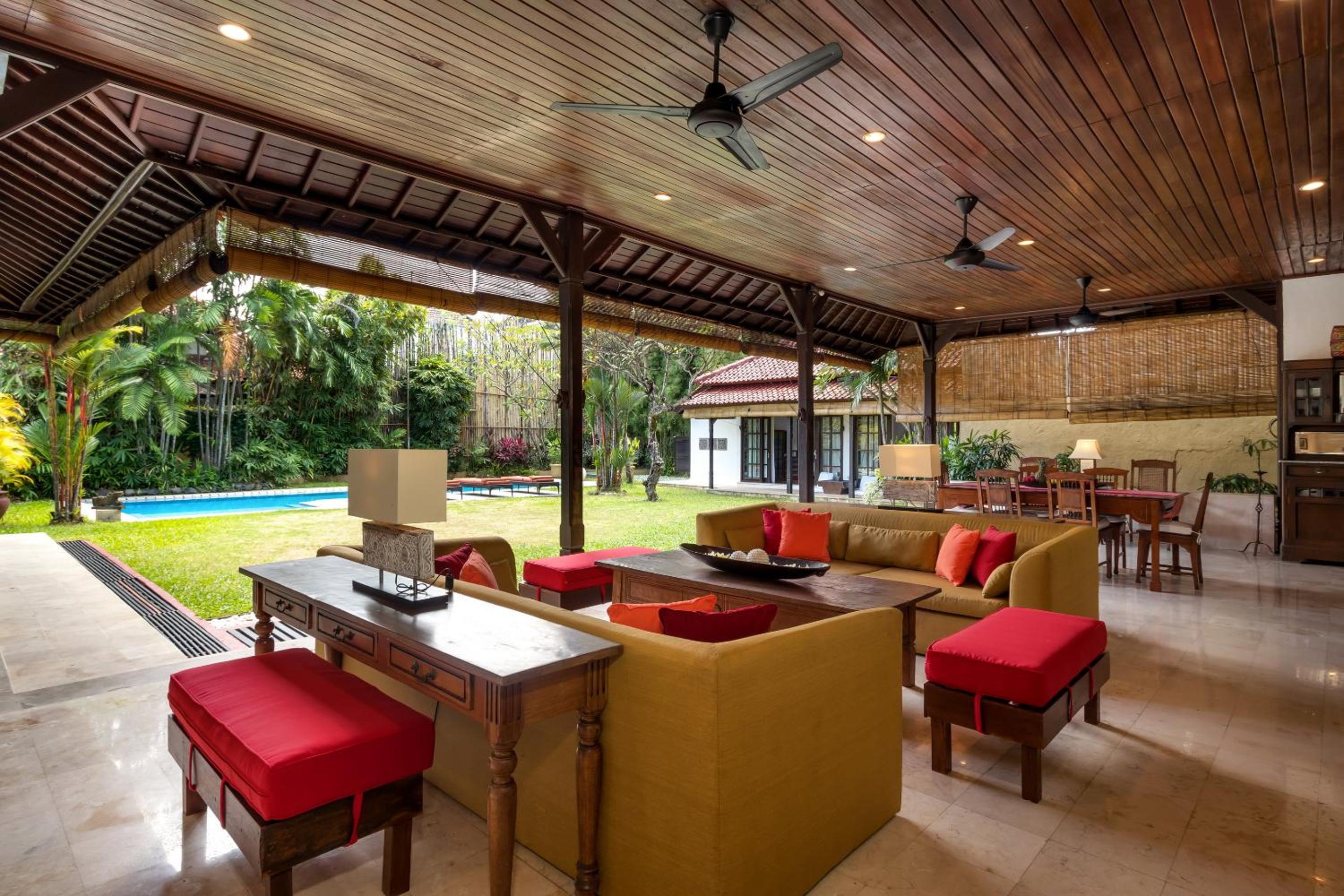 Villa Delapan Seminyak