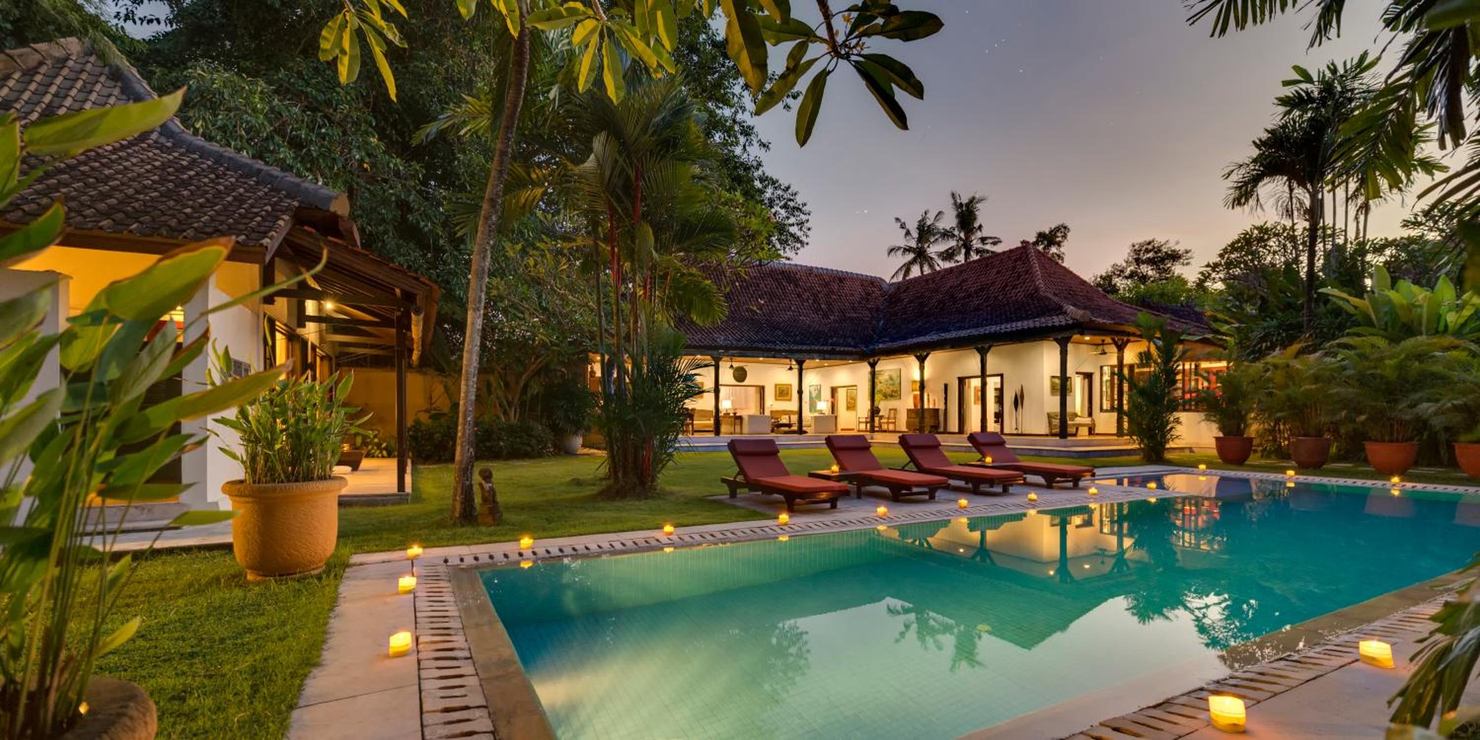 Villa Delapan Seminyak