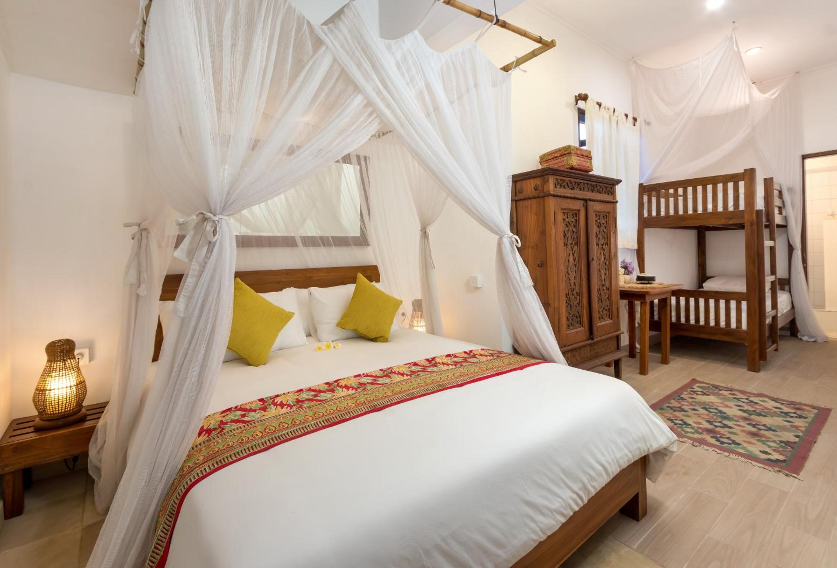 Villa Delapan Seminyak