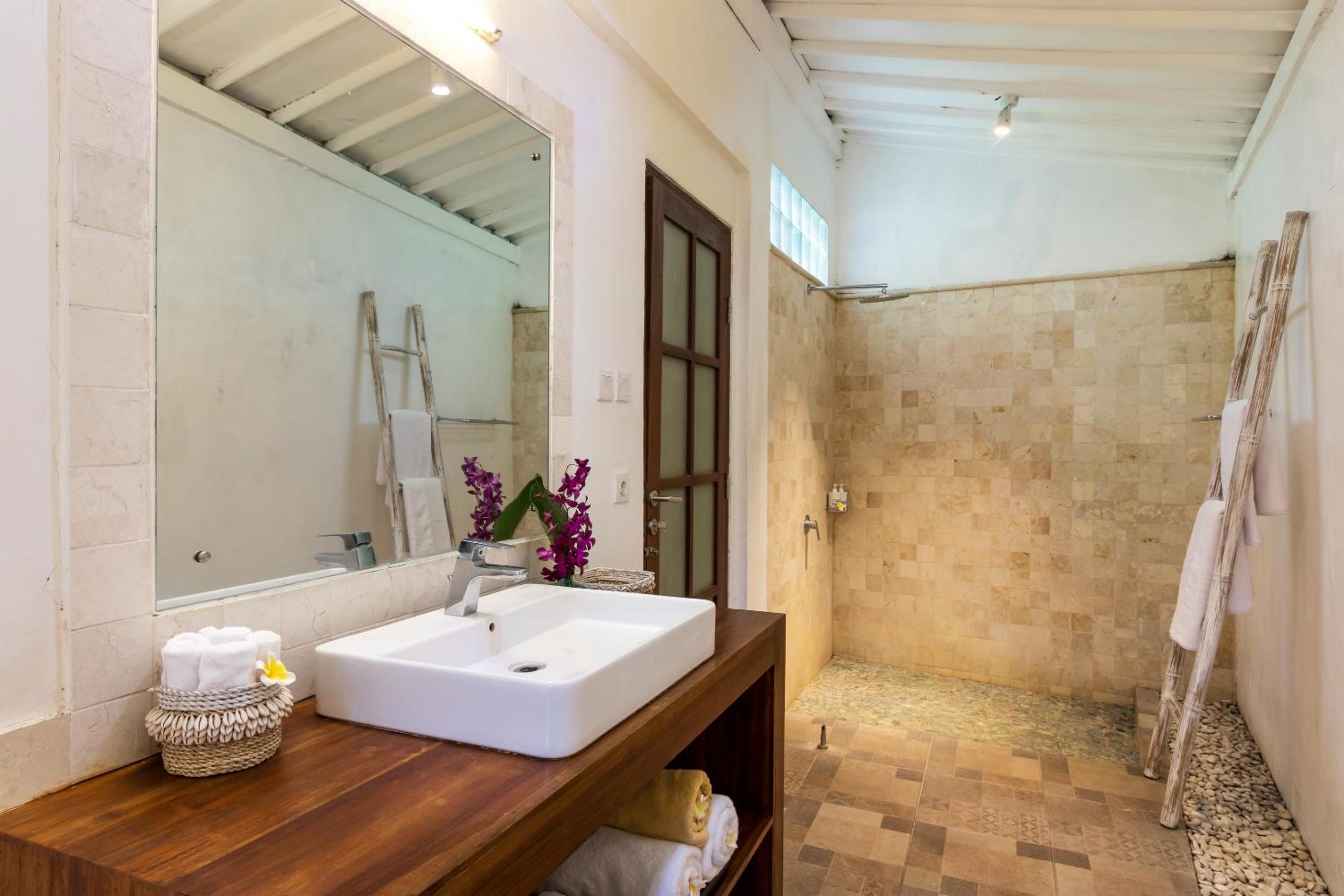 Villa Delapan Seminyak