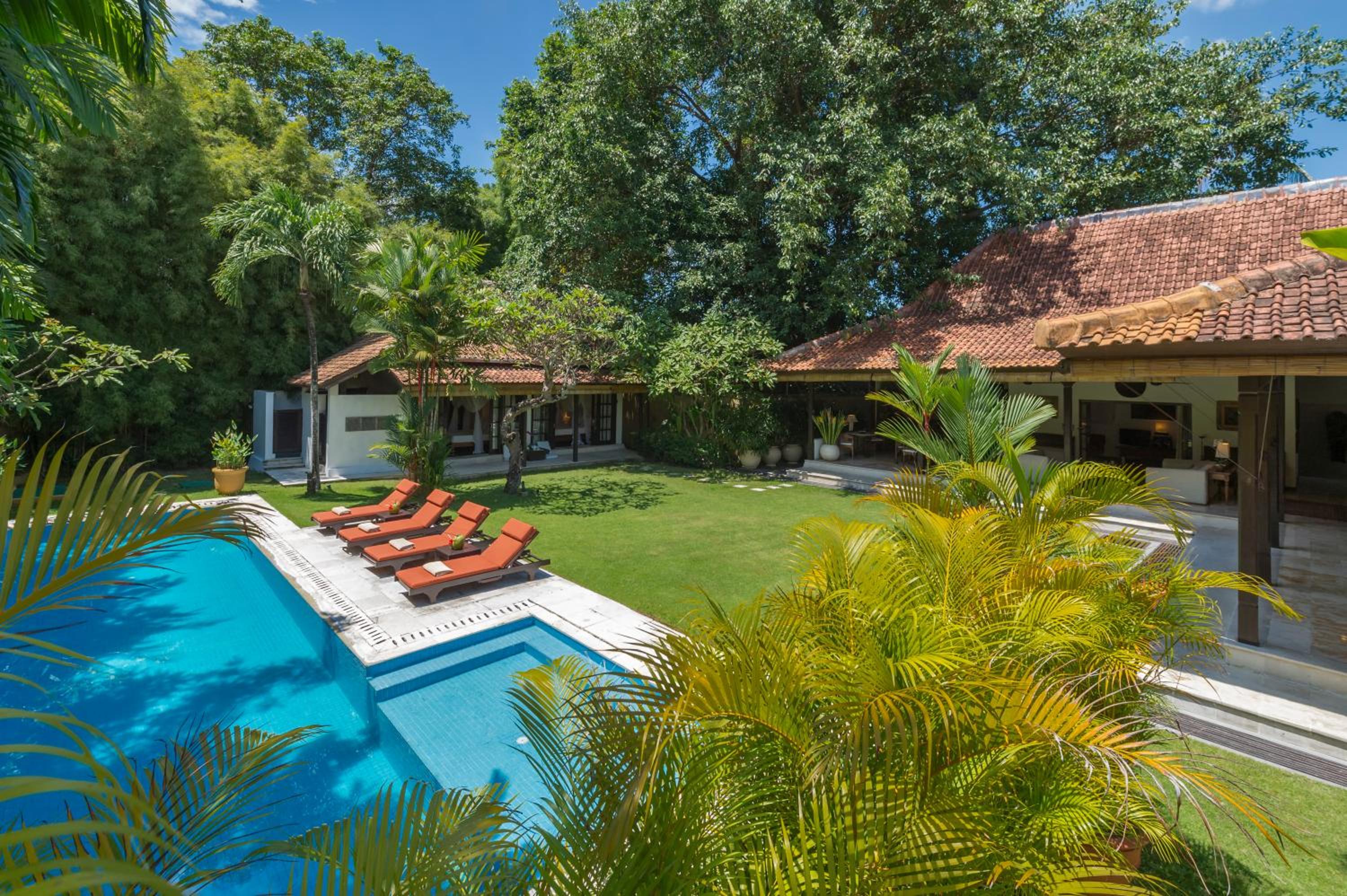 Villa Delapan Seminyak
