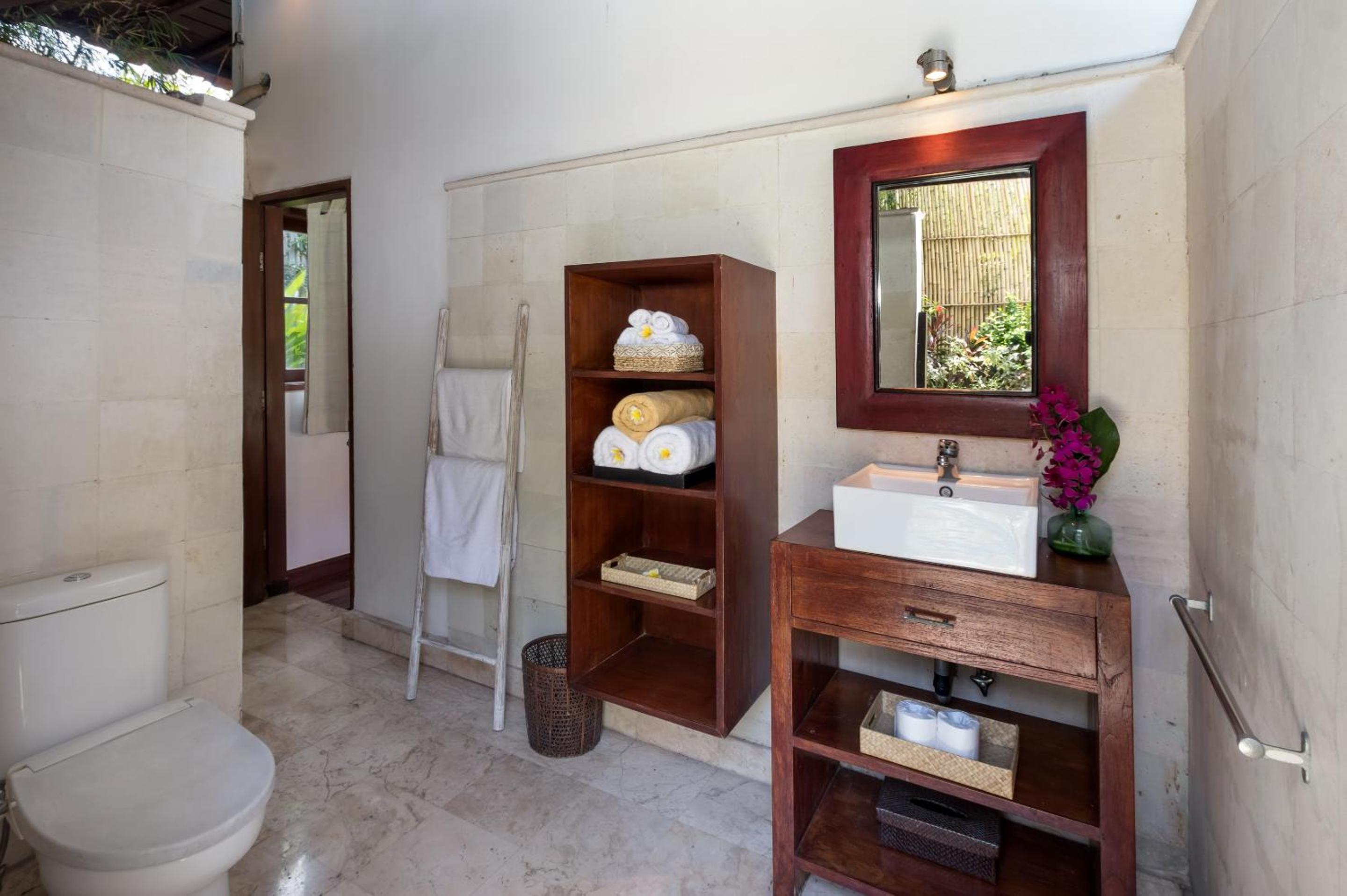 Villa Delapan Seminyak