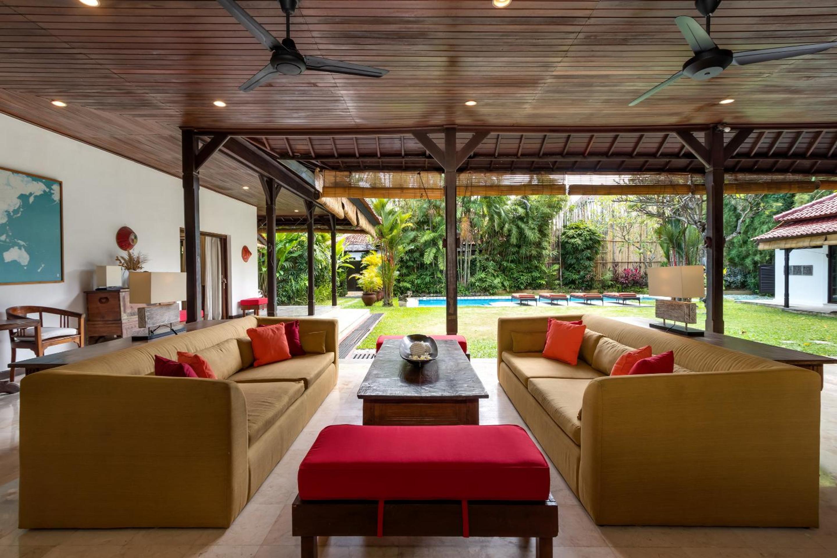 Villa Delapan Seminyak