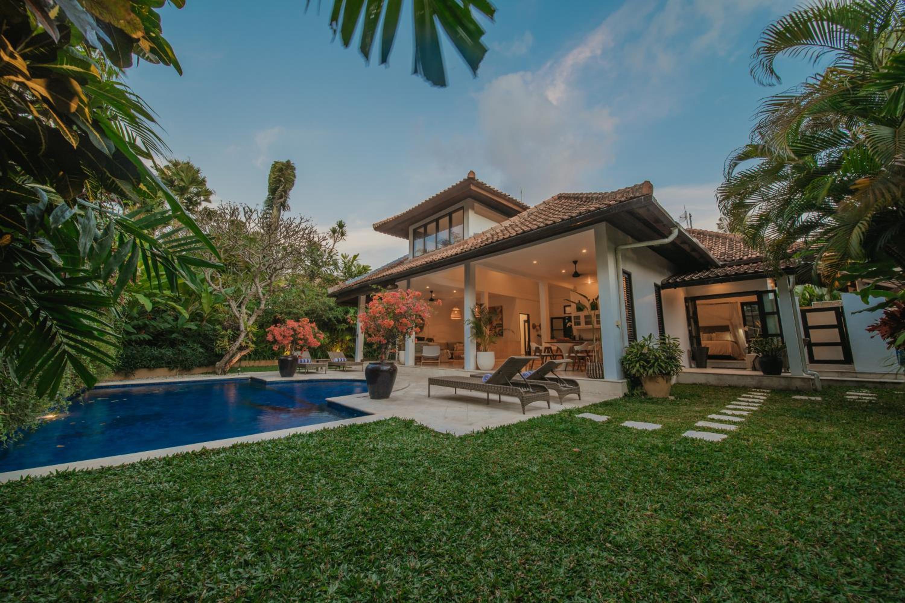 Villa Delapan Seminyak