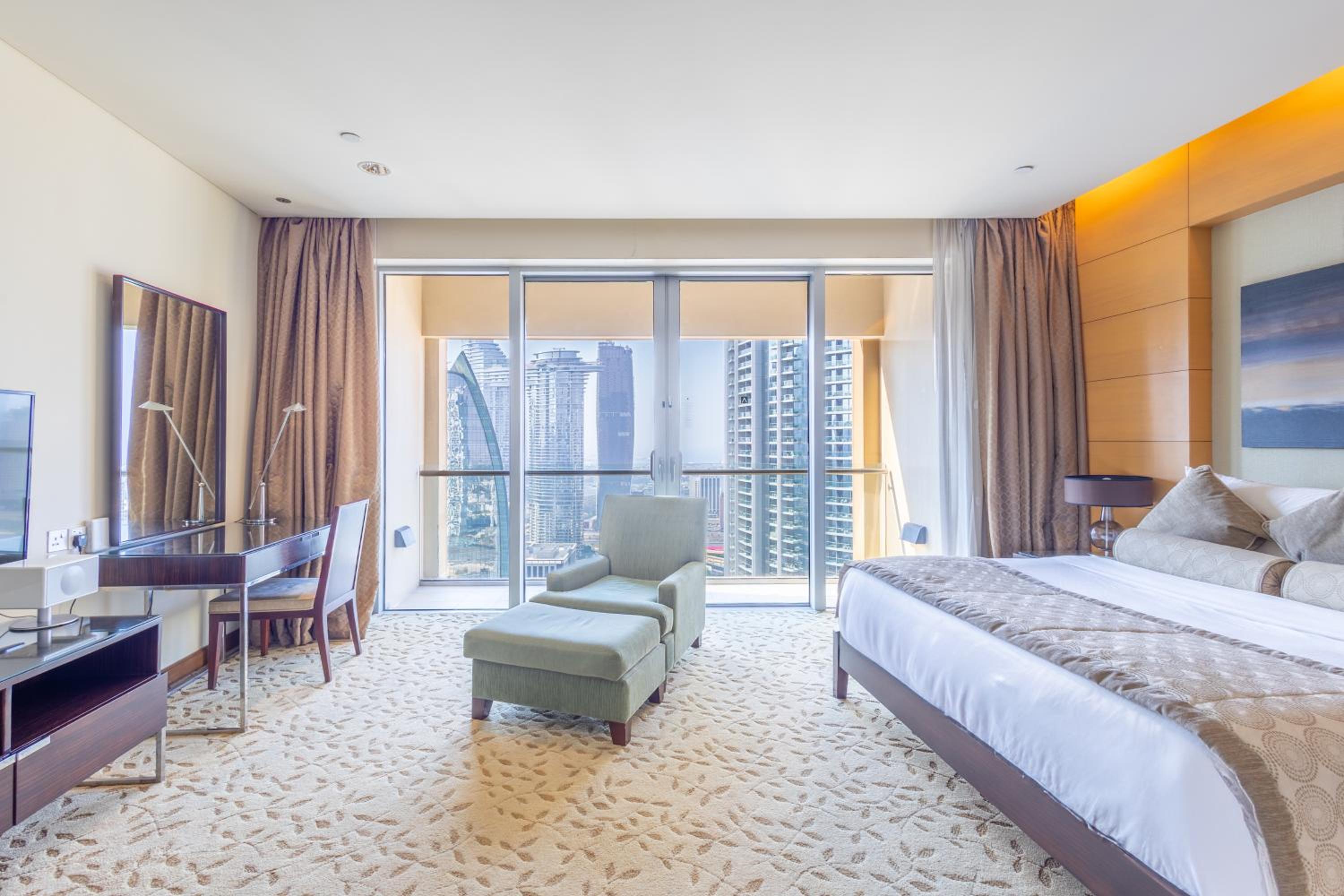 SuperHost EMAAR Residences Fashion Avenue - Former Address Dubai Mall Studio's & 1 BR