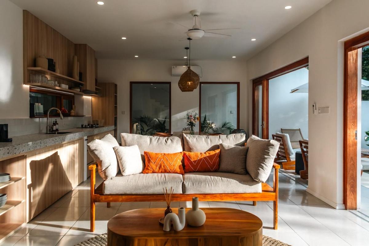 NMBR Four - New 2BR Stylish villa with private Pool & Garden