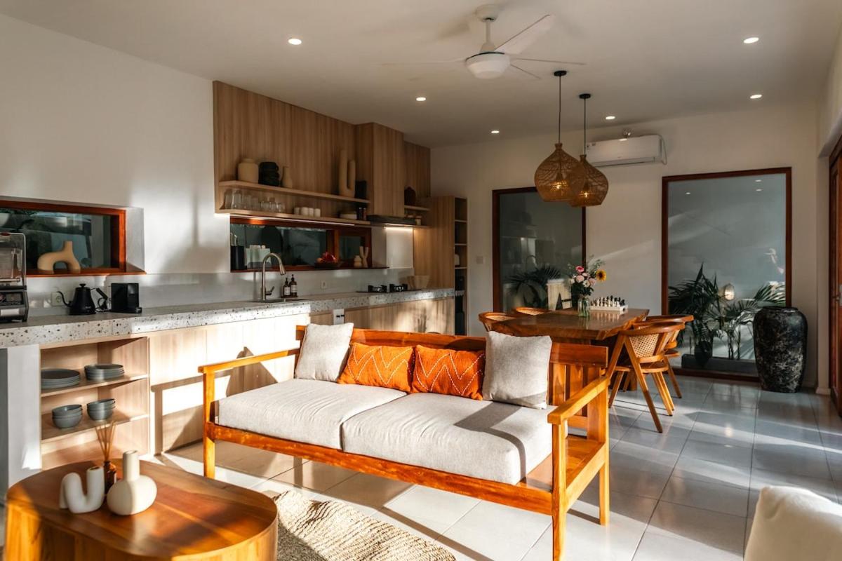 NMBR Four - New 2BR Stylish villa with private Pool & Garden