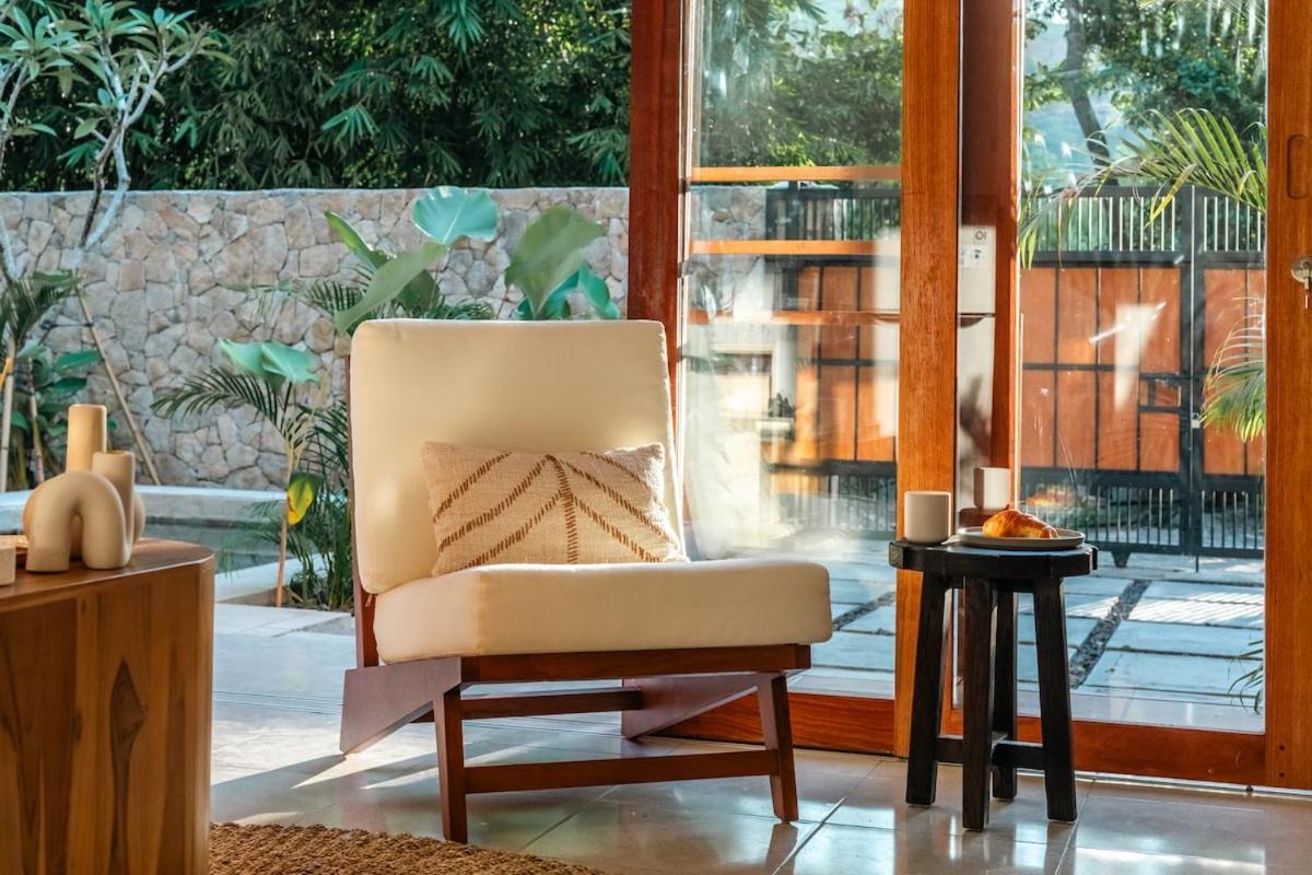 NMBR Four - New 2BR Stylish villa with private Pool & Garden