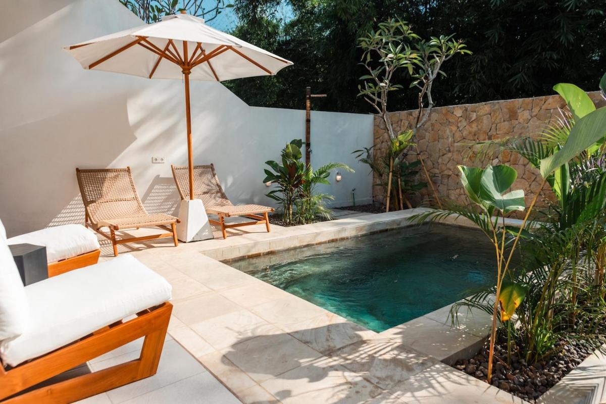 NMBR Four - New 2BR Stylish villa with private Pool & Garden