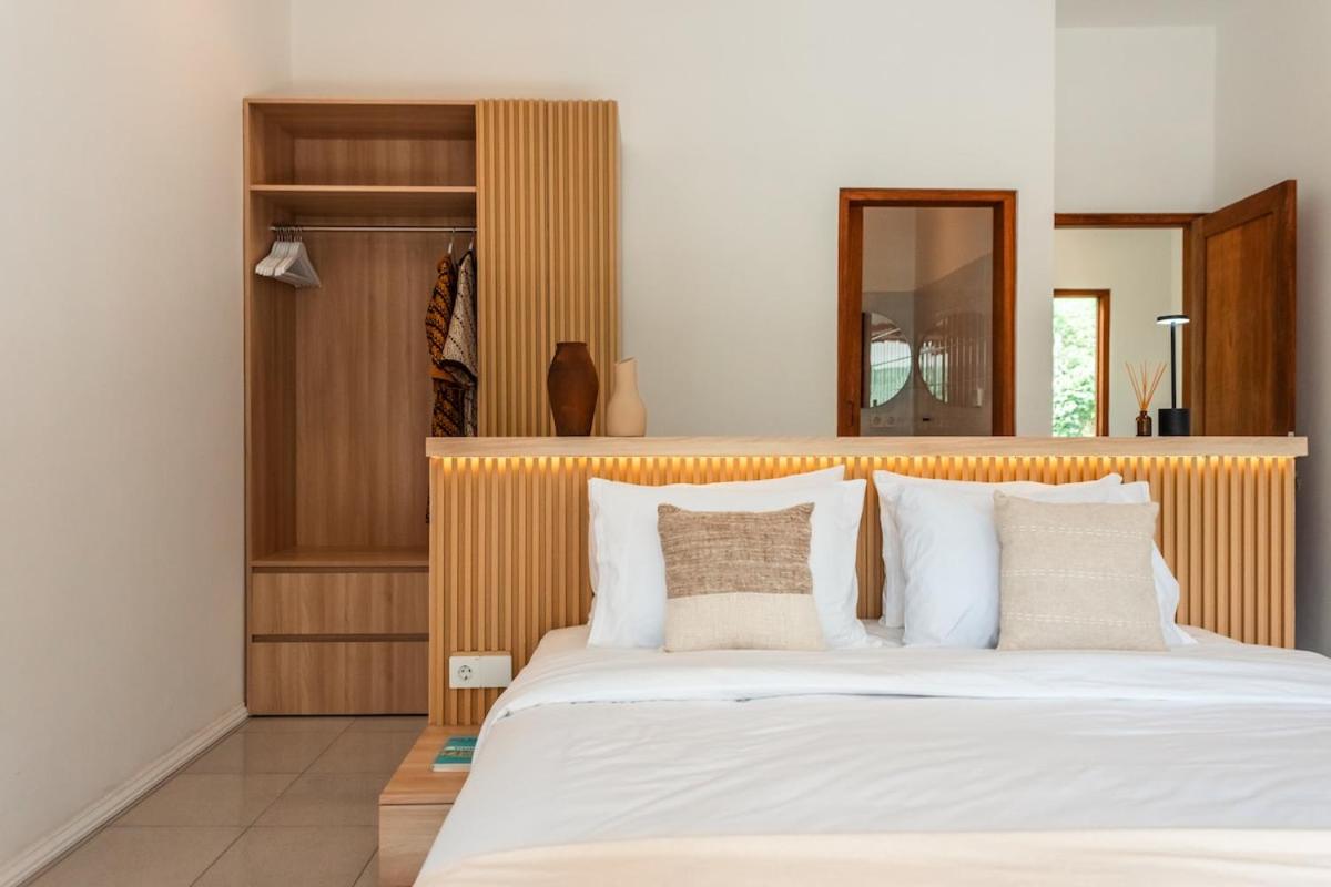 NMBR Four - New 2BR Stylish villa with private Pool & Garden